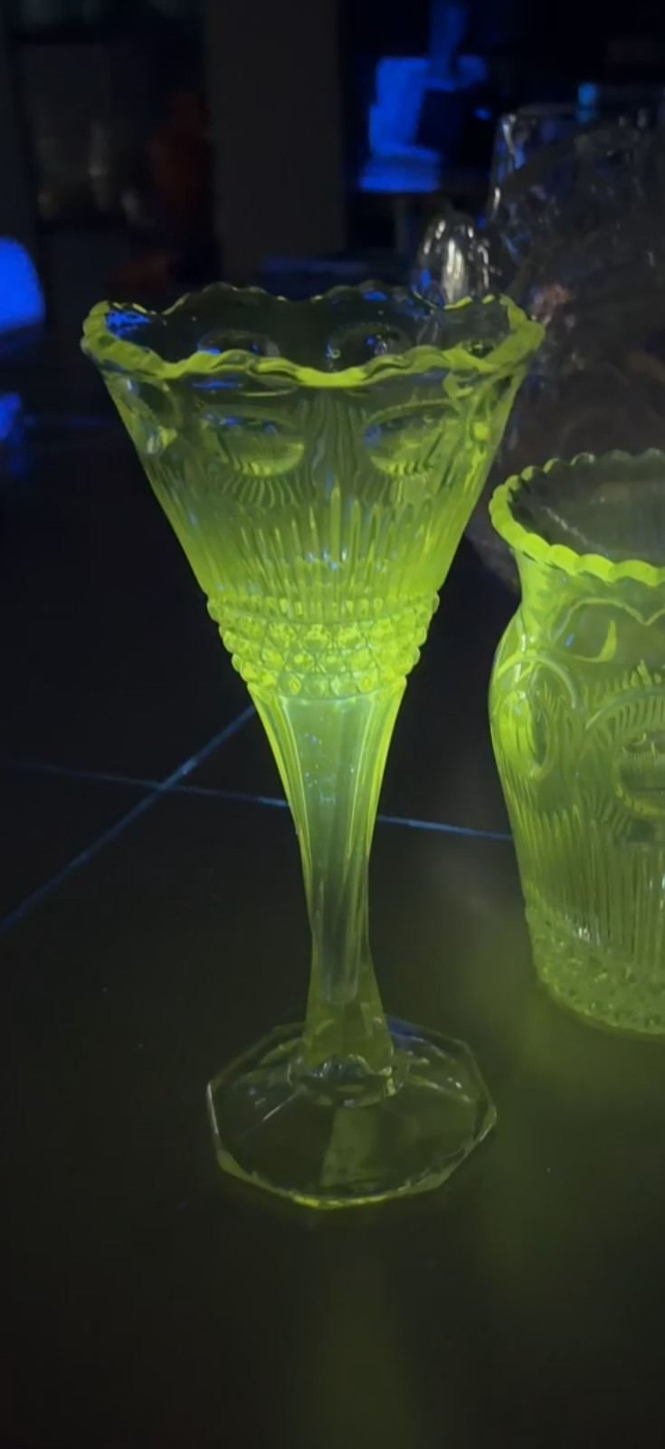 Set of 2 EAPG United States Glass Co No. 15078 Manhattan “Bullseye” 8” Vases