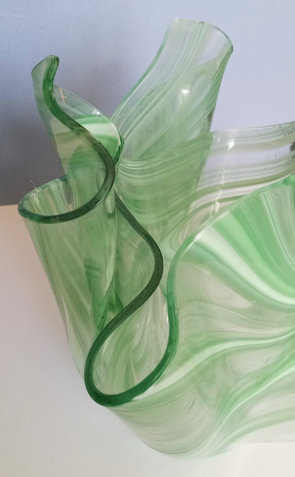 Stunning Signed Green & White Swirl Handkerchief Art Glass Vase 7″x7.5″x7.5″