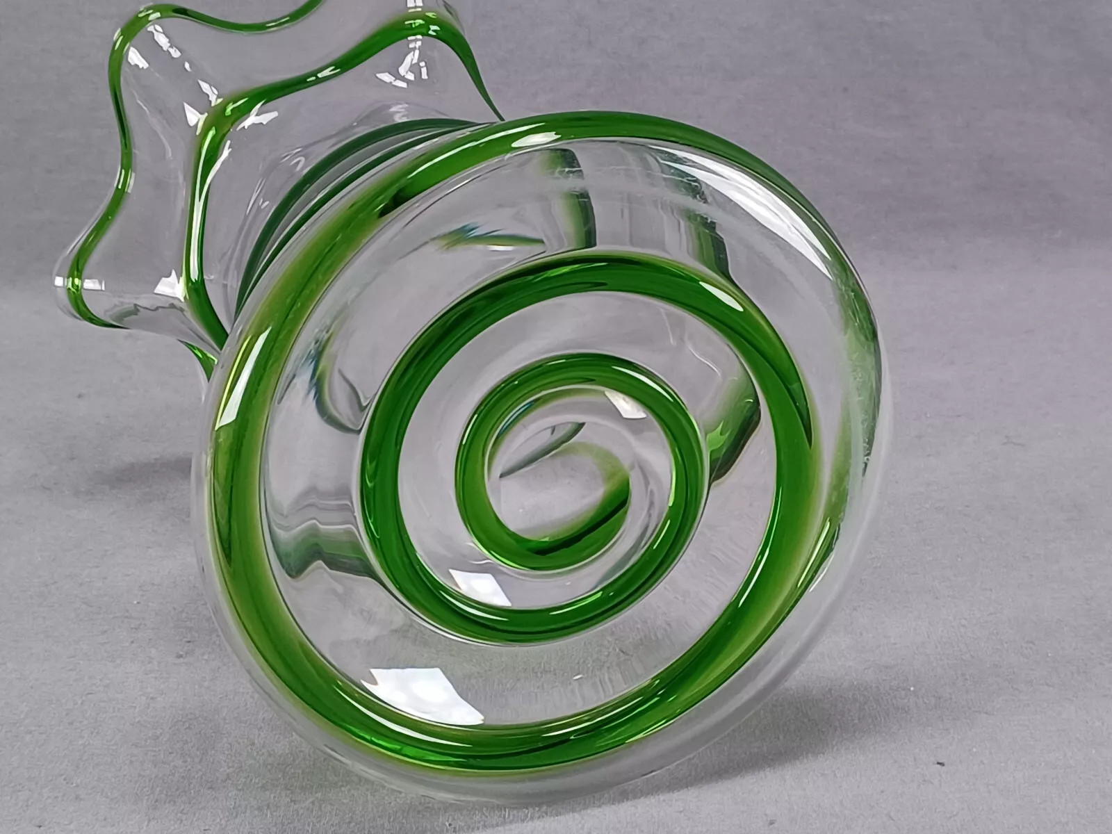 Stuart & Sons Stourbridge Hand Blown Green Trailed Victorian Art Glass Vase