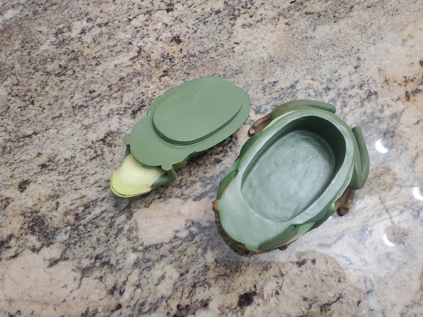 Double Frog box Ceramic for Indoor or Outdoor