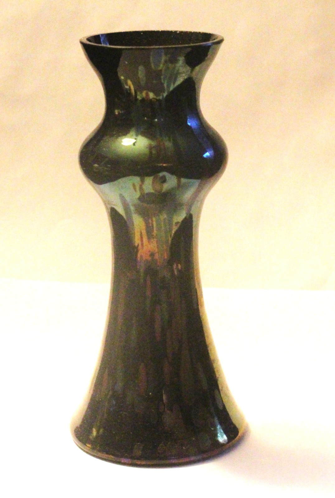 ART GLASS OIL SPOTTING VASE 5 1/4″ TALL