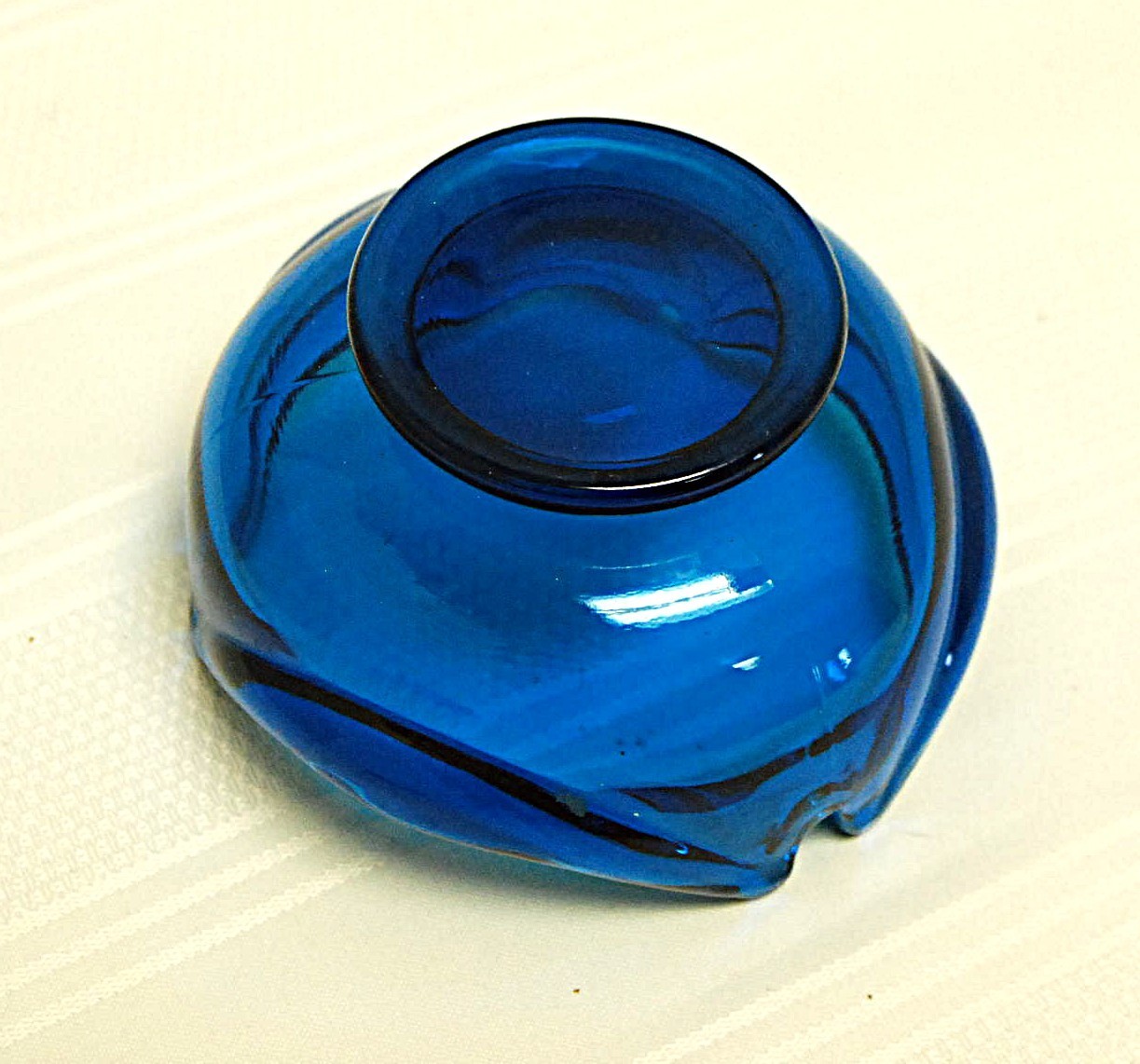 Vtg MCM Viking Glass Round Ashtray Blue Bluenique Heavy Atomic Era 2 3/4 x 5″