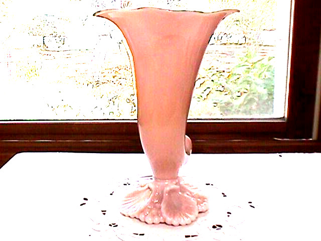 Cambridge Crown Tuscan Cornucopia 9 1/2″ Vase, Vintage Art Deco Elegance