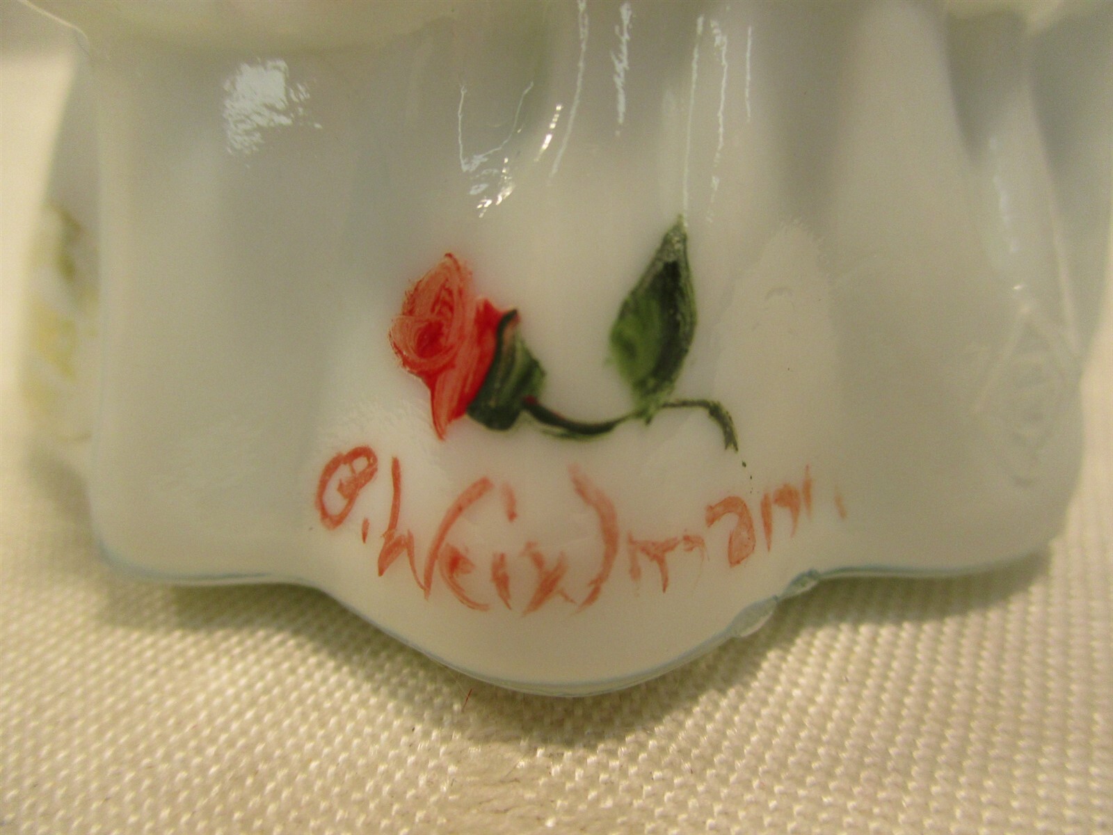 VINTAGE BOYDS ART GLASS 1982 ” LOUISE ” COLONIAL LADY HANDPAINTED & SIGNED