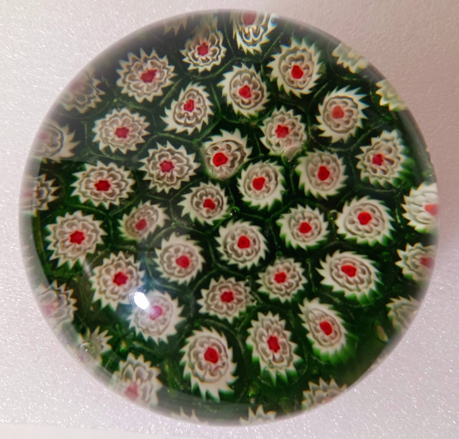Silvestri Millefiori GREEN RED WHITE Art Glass Paperweight 2.75″ Christmas Decor
