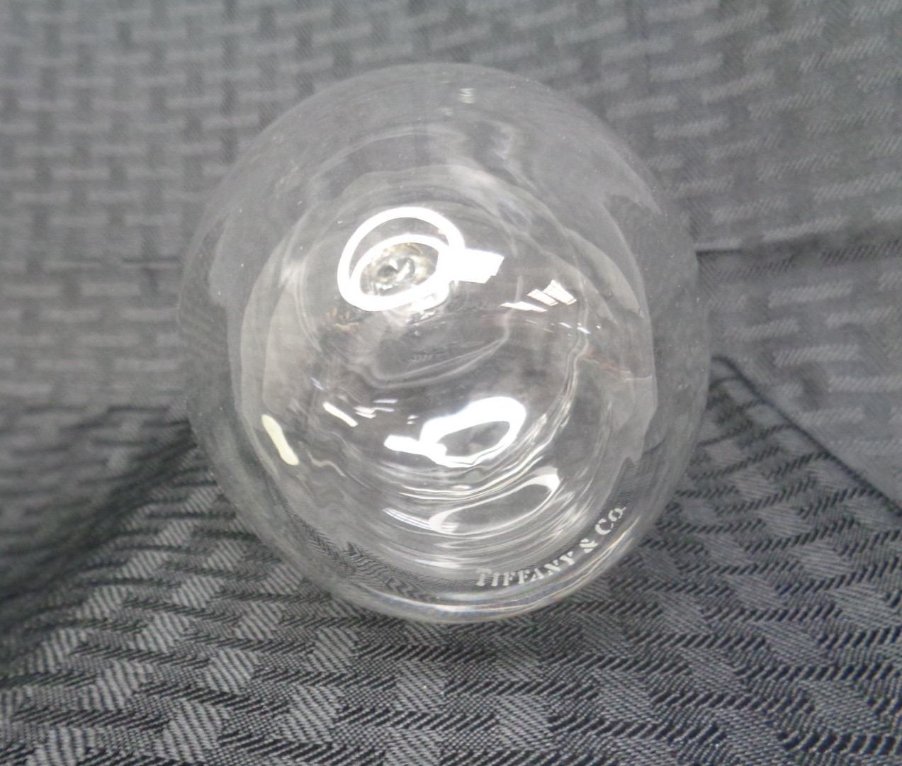 Tiffany & Co. Crystal Clear Glass Apple Paperweight 3″ Figure Signed