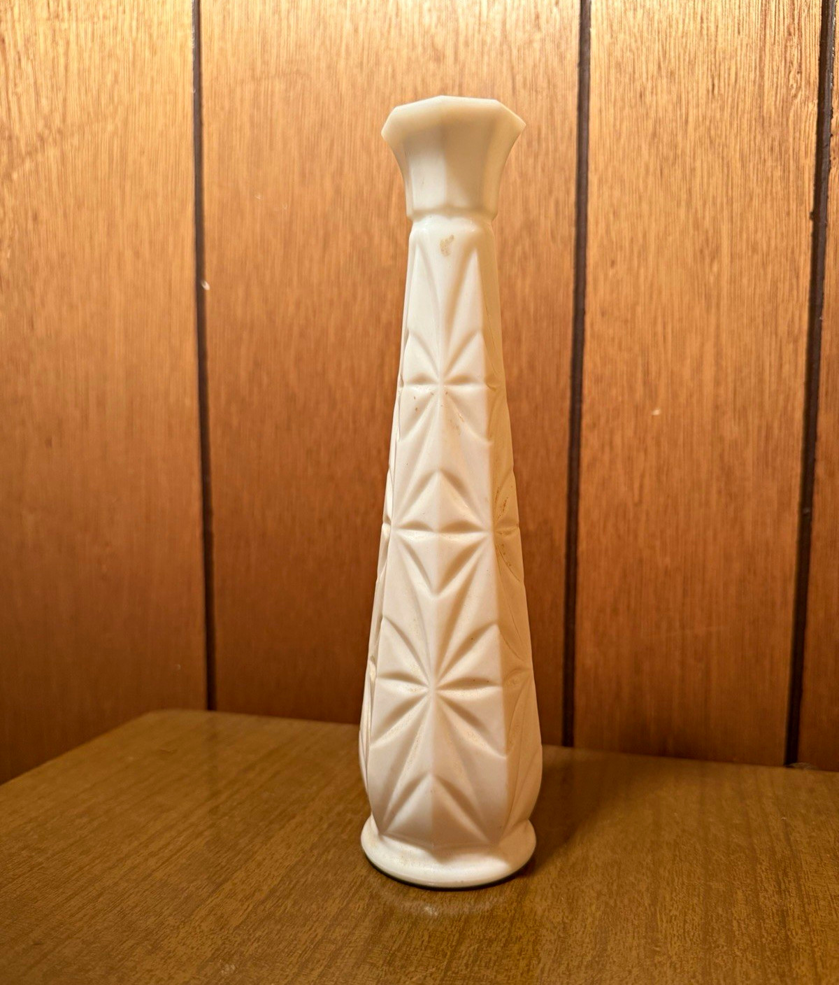 50’s-60’s White Textured Geometric Pattern Ceramic Milk Glass Bud Vase