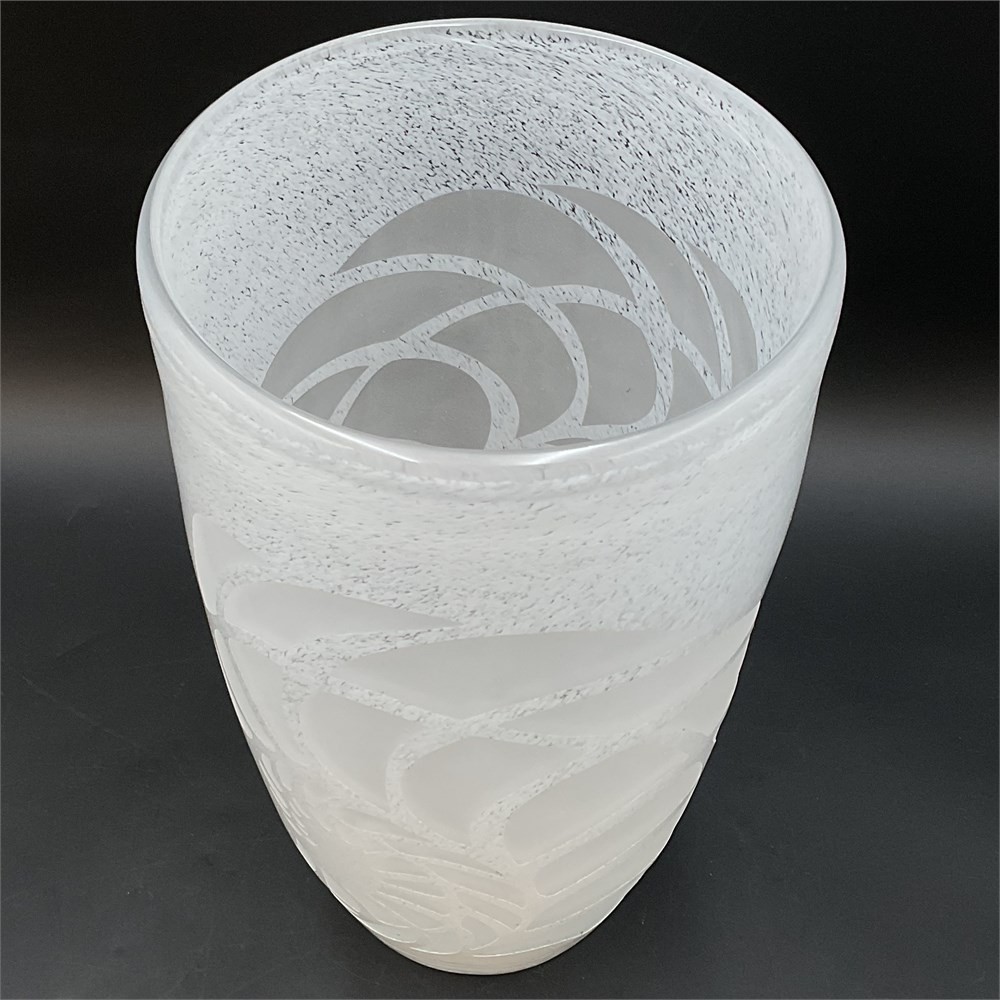 Large White Clear Textured Murano Vase w/ Fern Design 14.5″H x 8″D