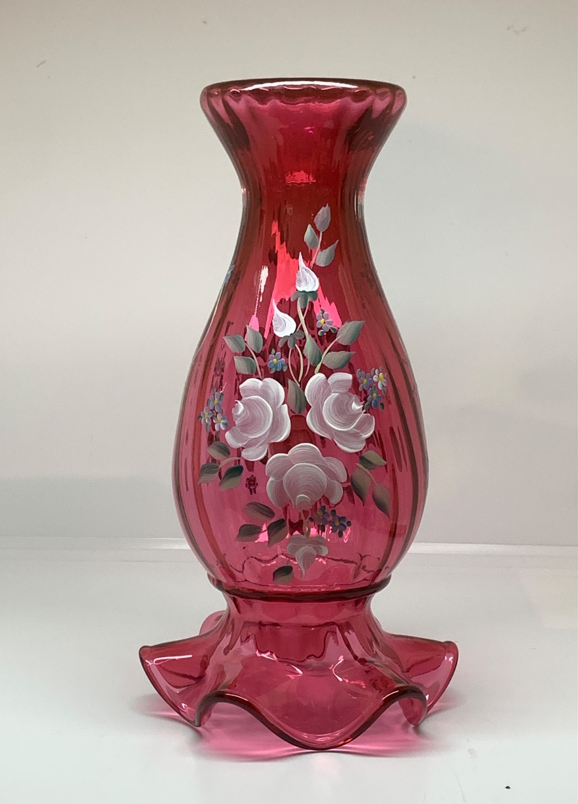 Fenton Cranberry Vase “Ivory Roses” signed T. Kelley (Tanya) 2003-2004 8 3/4″