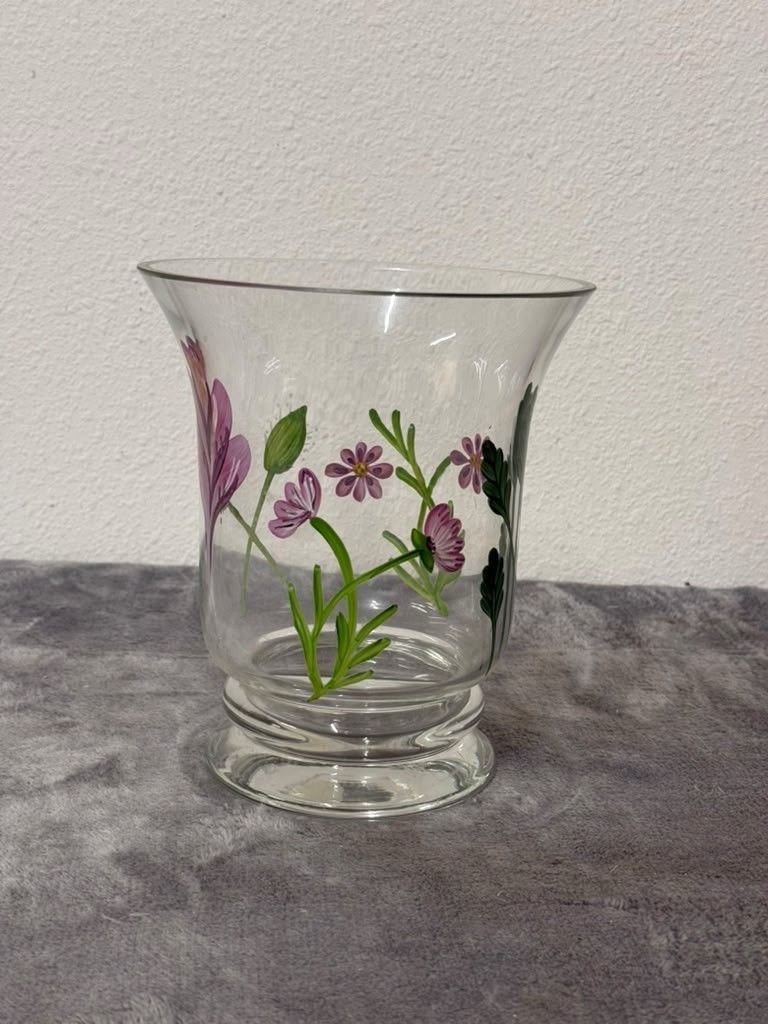 ROMANIA 7″ HAND PAINTED PURPLE CROCUS FLORAL Heavy CRYSTAL Vase