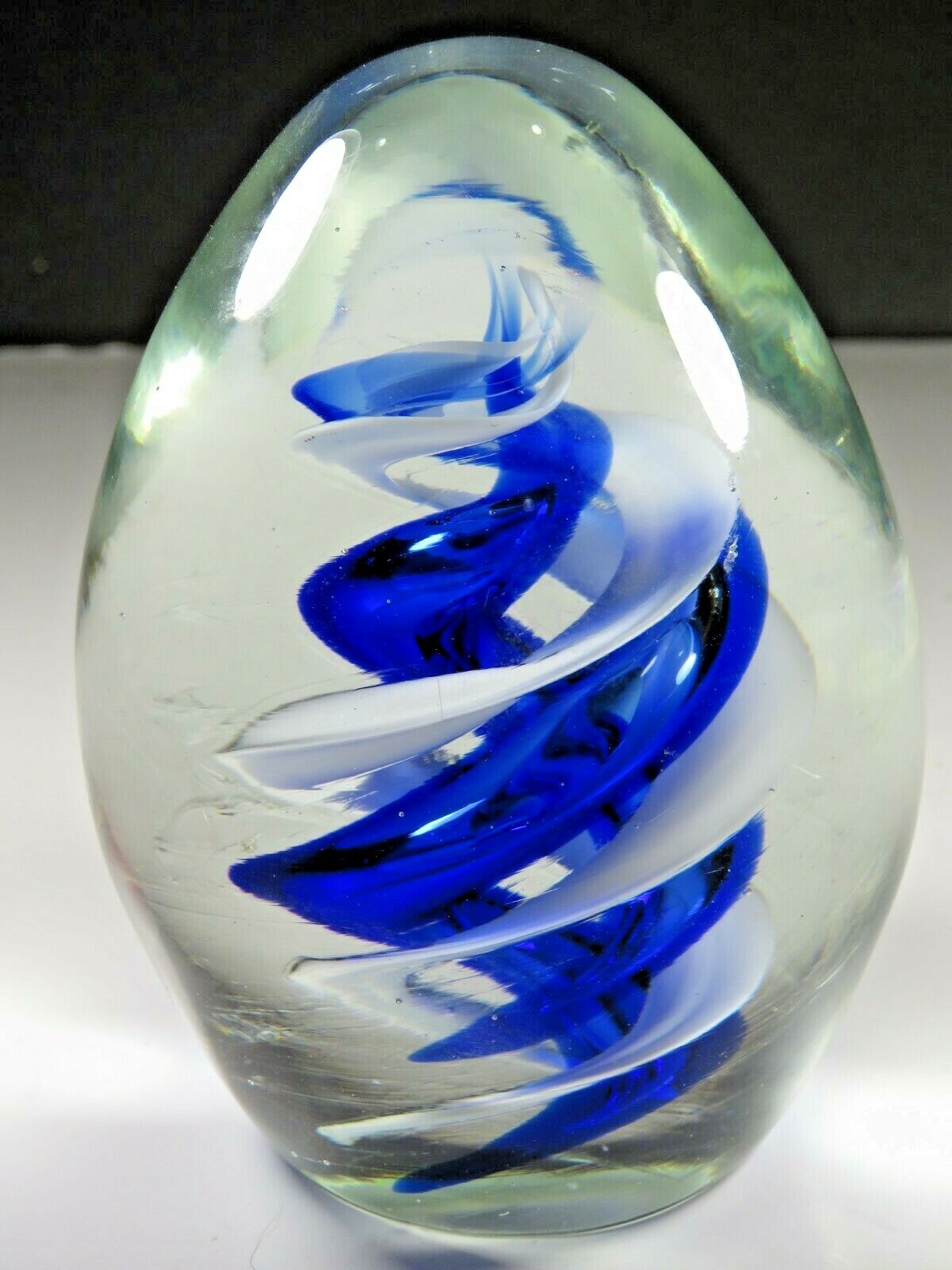 Hand Blown Egg Art Glass Paperweight Cobalt Blue Spiral LG 4.0″ Vintage B6082