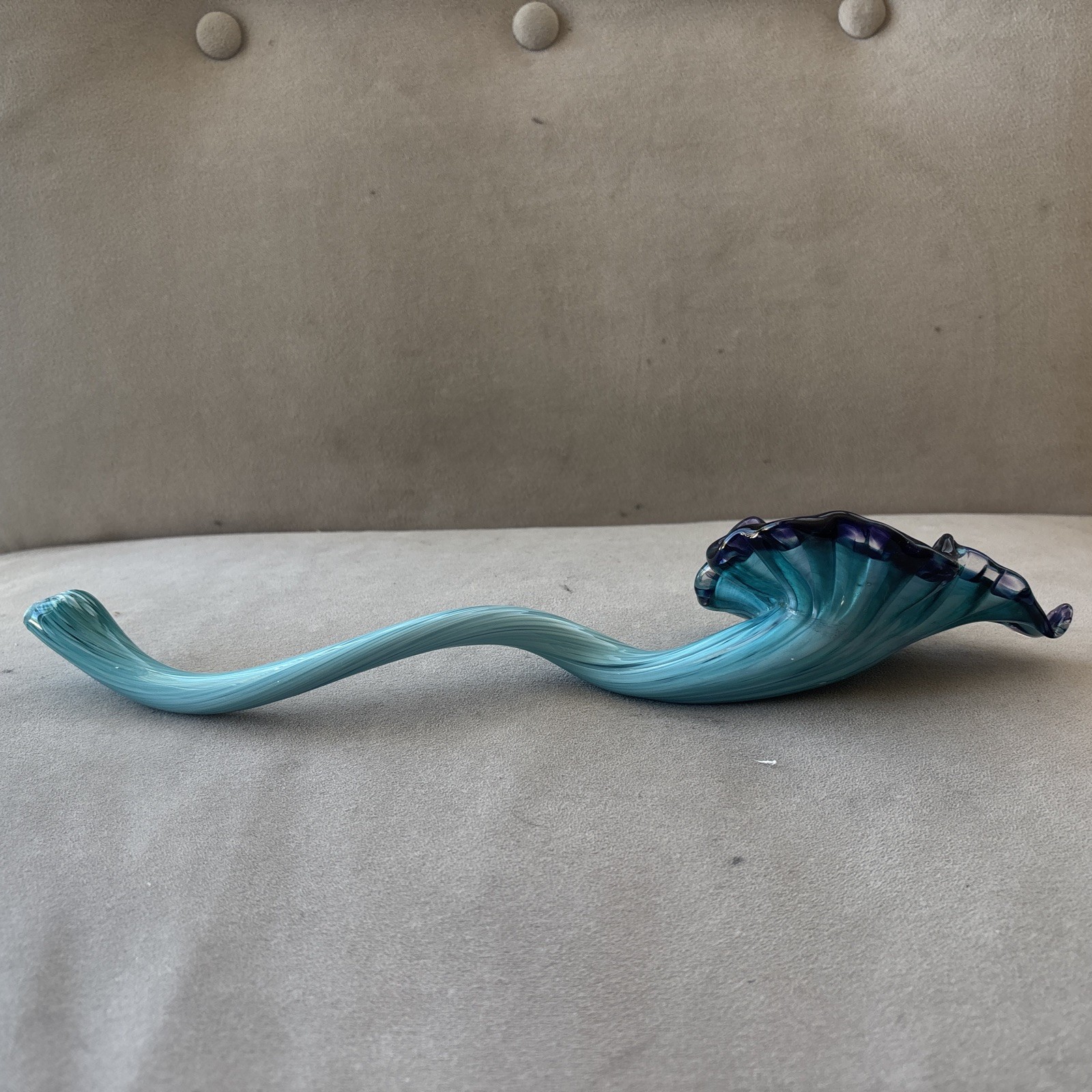 Art Glass Flower Jack in the Pulpit Blue and Green Pretty about 14″