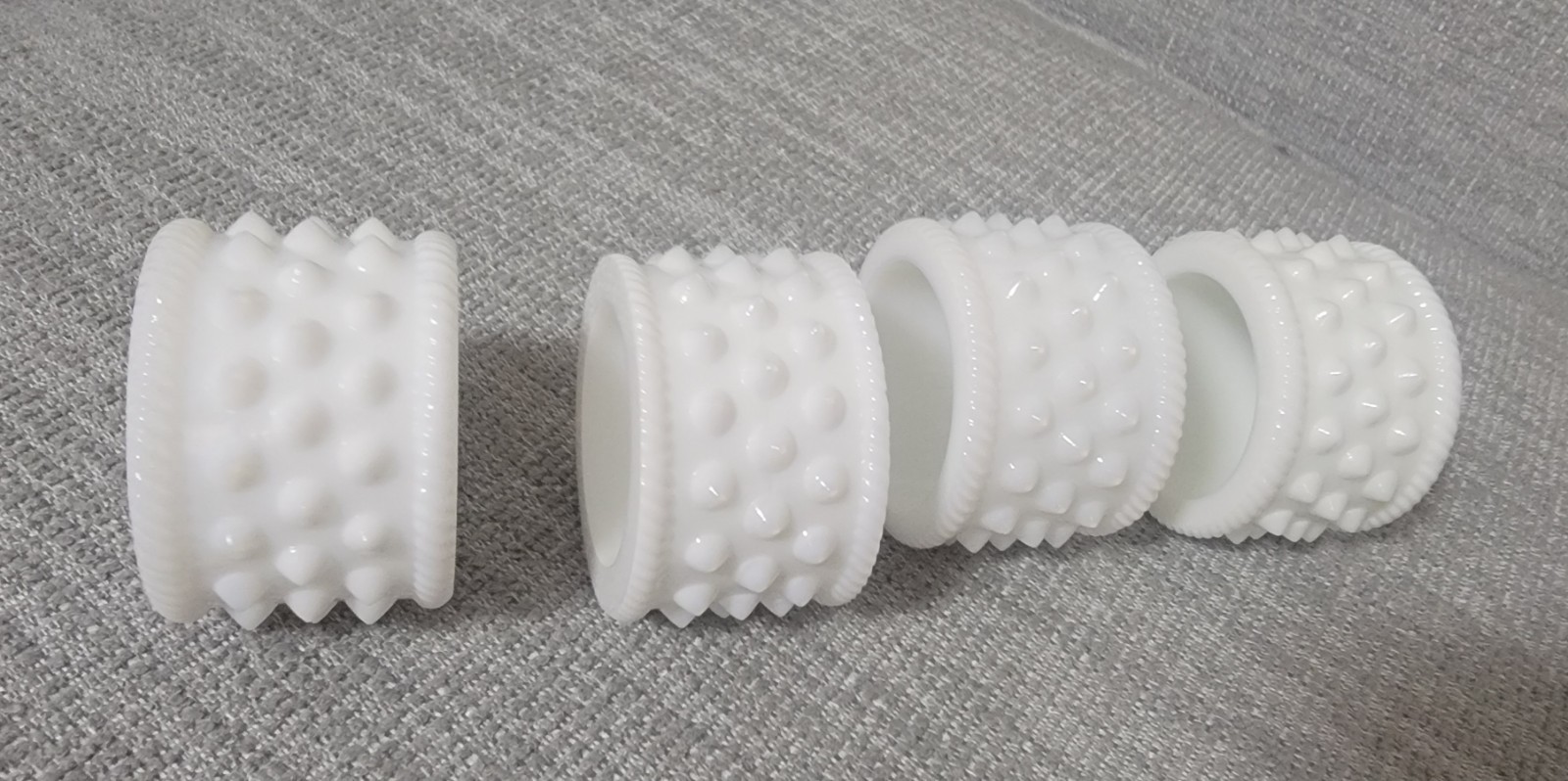 Vintage Fenton White Milk Glass Hobnail Napkin Rings No Box Set Of 4