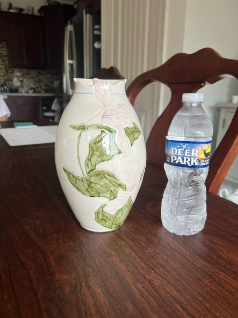 1984 SIGNED Stephen Kostyshyn Pottery Iris 9 ” VASE HANDMADE NO CHIPS CRACKS