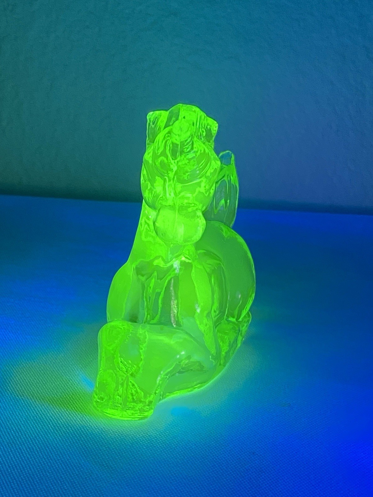 Boyd Glass “LUCKY The Unicorn” #6 Peridot Vintage 8/6/1984 Uranium GLOWS