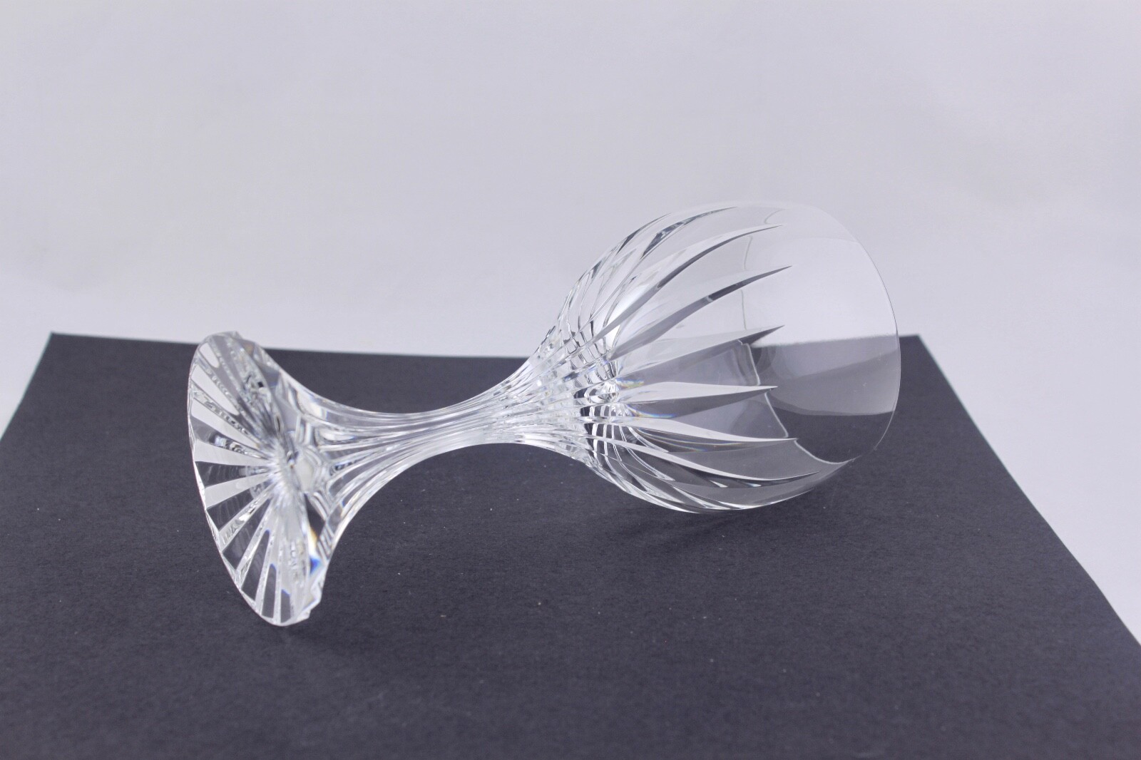 BACCARAT CRYSTAL MASSENA 7″ RED WINE GOBLET – MINT