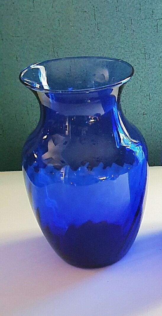 Vintage Indiana Glass Cobalt Blue Illusion Swirl Vase #1282 8″ Vase