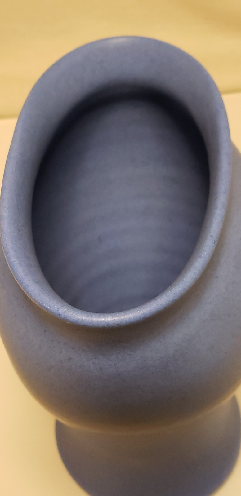 Niloak Pottery Vase. Hywood Handthrown Wheel Turned Vase by NILOAK. 1930s Matte