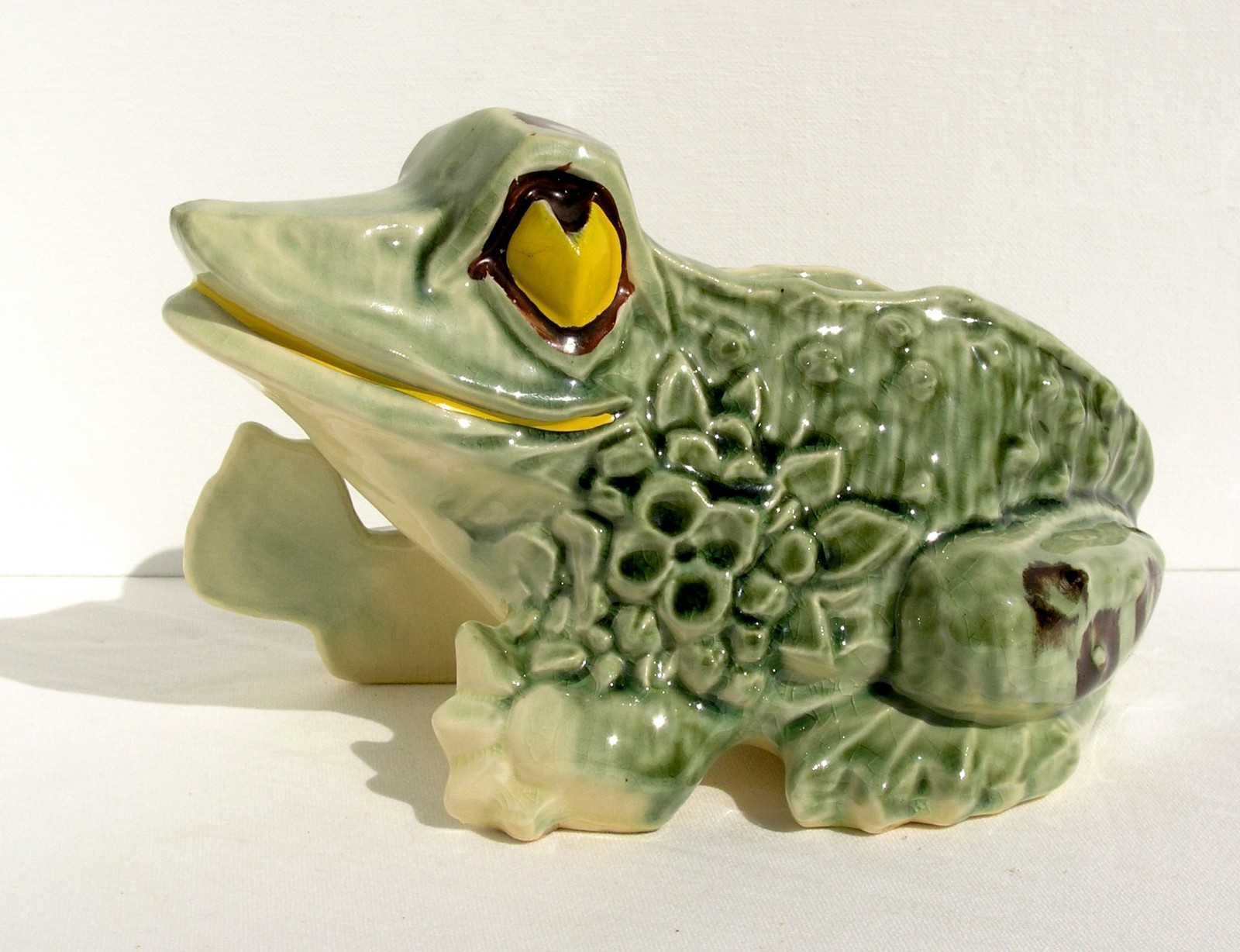 Vintage McCoy 8″ Green Frog Lily Pad Planter