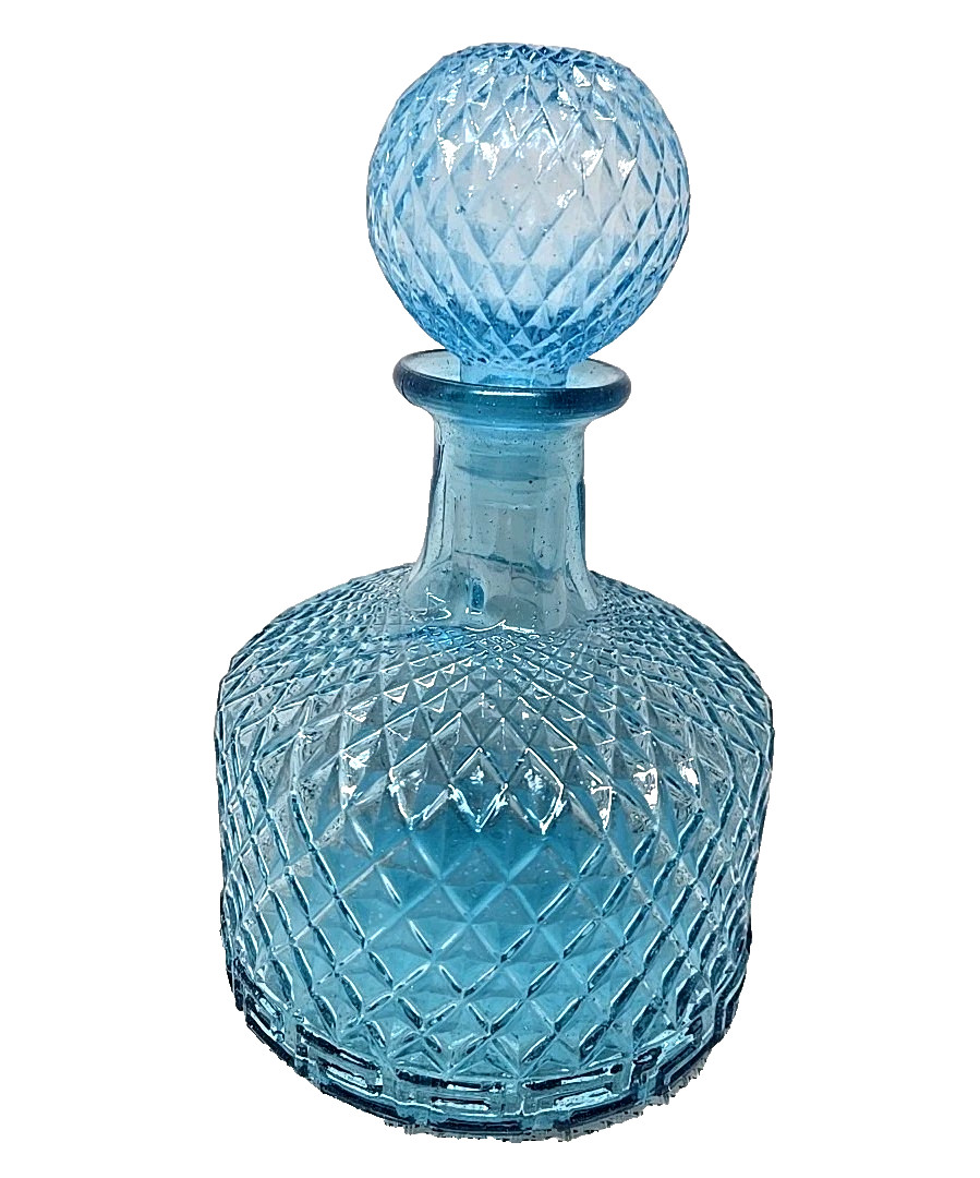 ​Stunning Vintage-Style Blue Diamond Point Glass Decanter with Stopper 8.5 in.