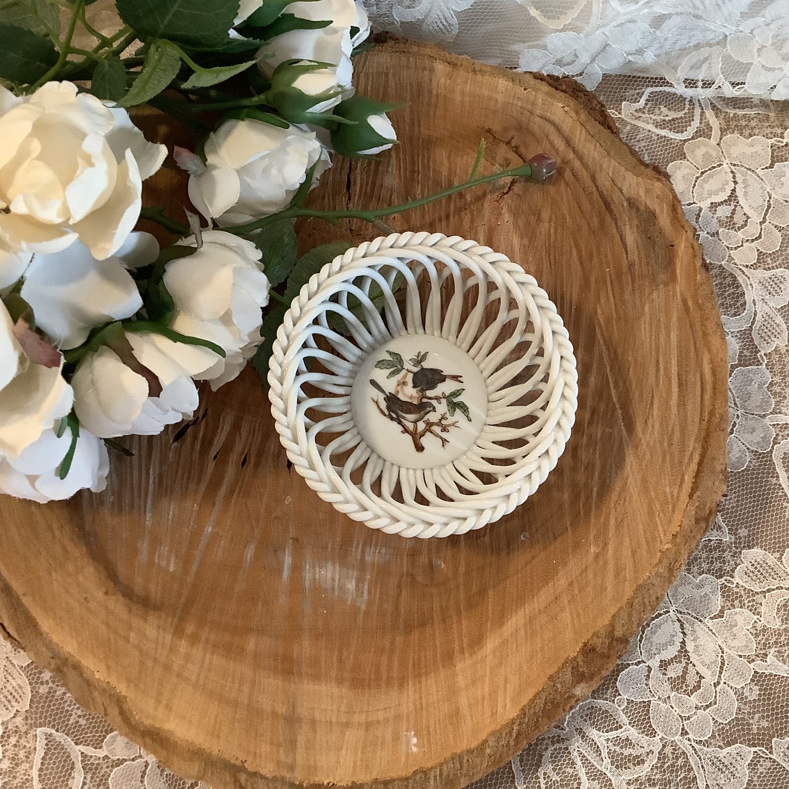Herend Hungary #7373 Rothschild porcelain woven open weave bowl with birds 3.5″