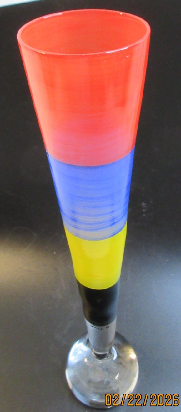 VNTG~LINDSHAMMAR GLASSWORKS~SWEDISH ART GLASS BUD VASE~ARTIST: BIRGITTA WATZ