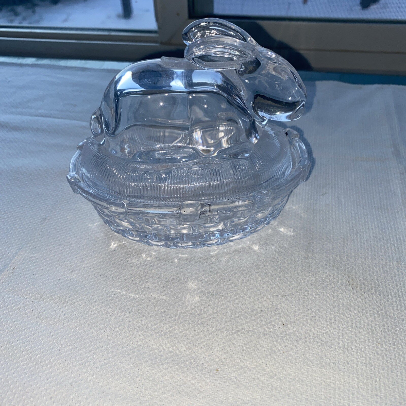 Vintage Clear Glass Bunny Rabbit Basket Weave Nest Covered Candy Dish Trinket