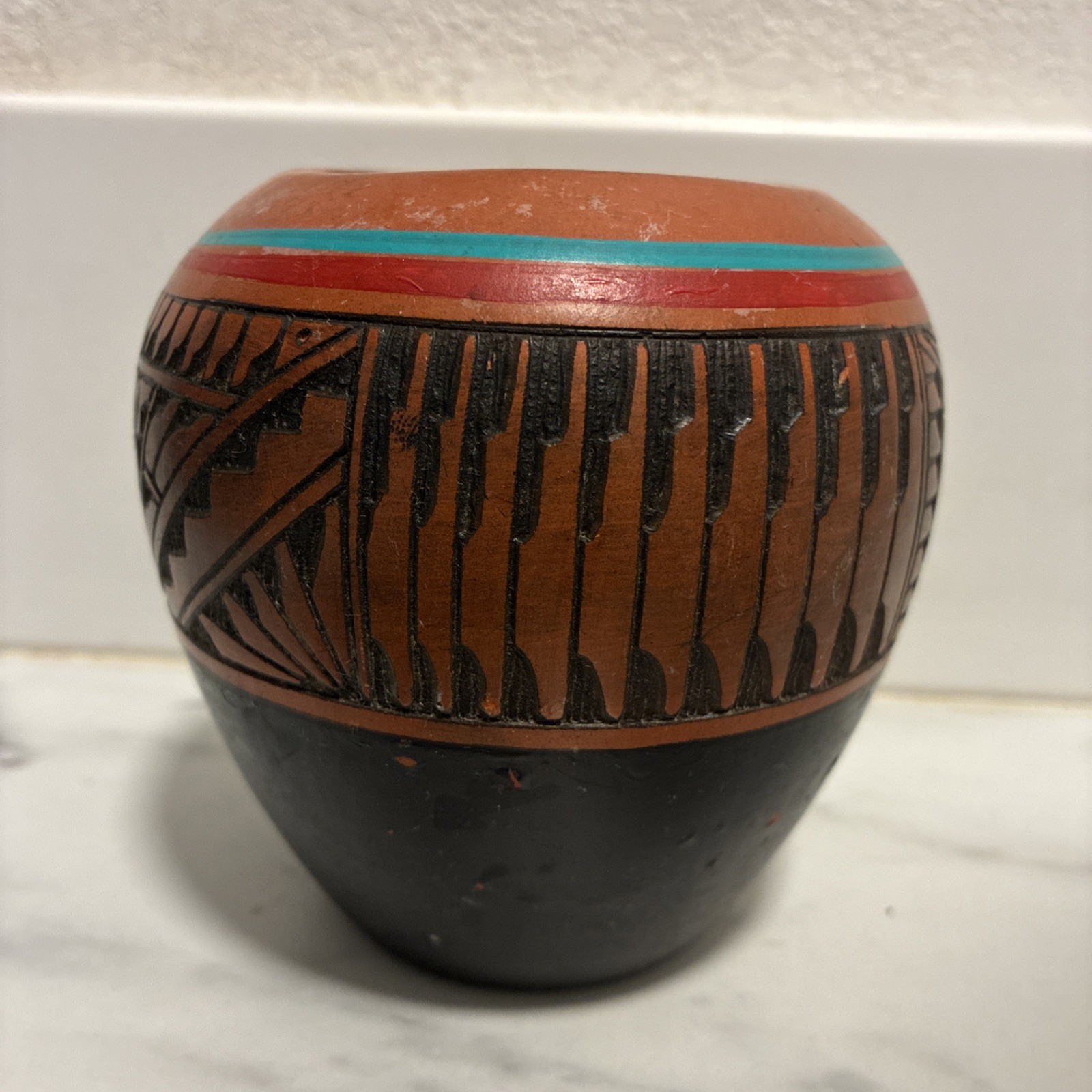 Native American Navajo Pottery Vase Handmade Signed Sakizzic ? Bird