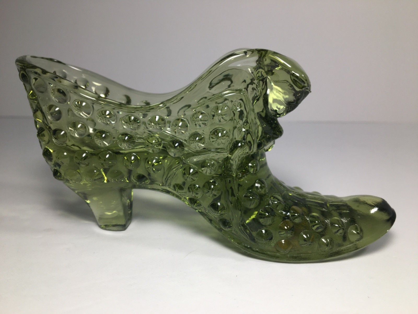 VTG Fenton Glass COLONIAL GREEN Hobnail CAT SLIPPER SHOE 6″ w/ FOIL STICKER