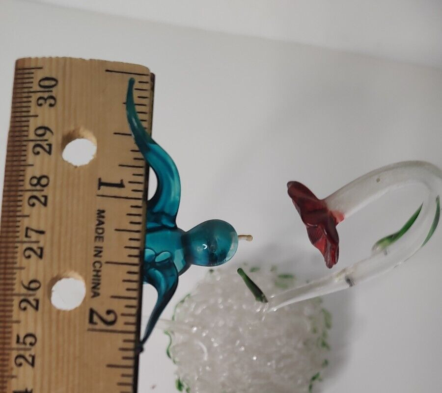Vintage Lot of 2 Hand Spun Art Glass Feeding Humming Birds 1 w/Gold Detail