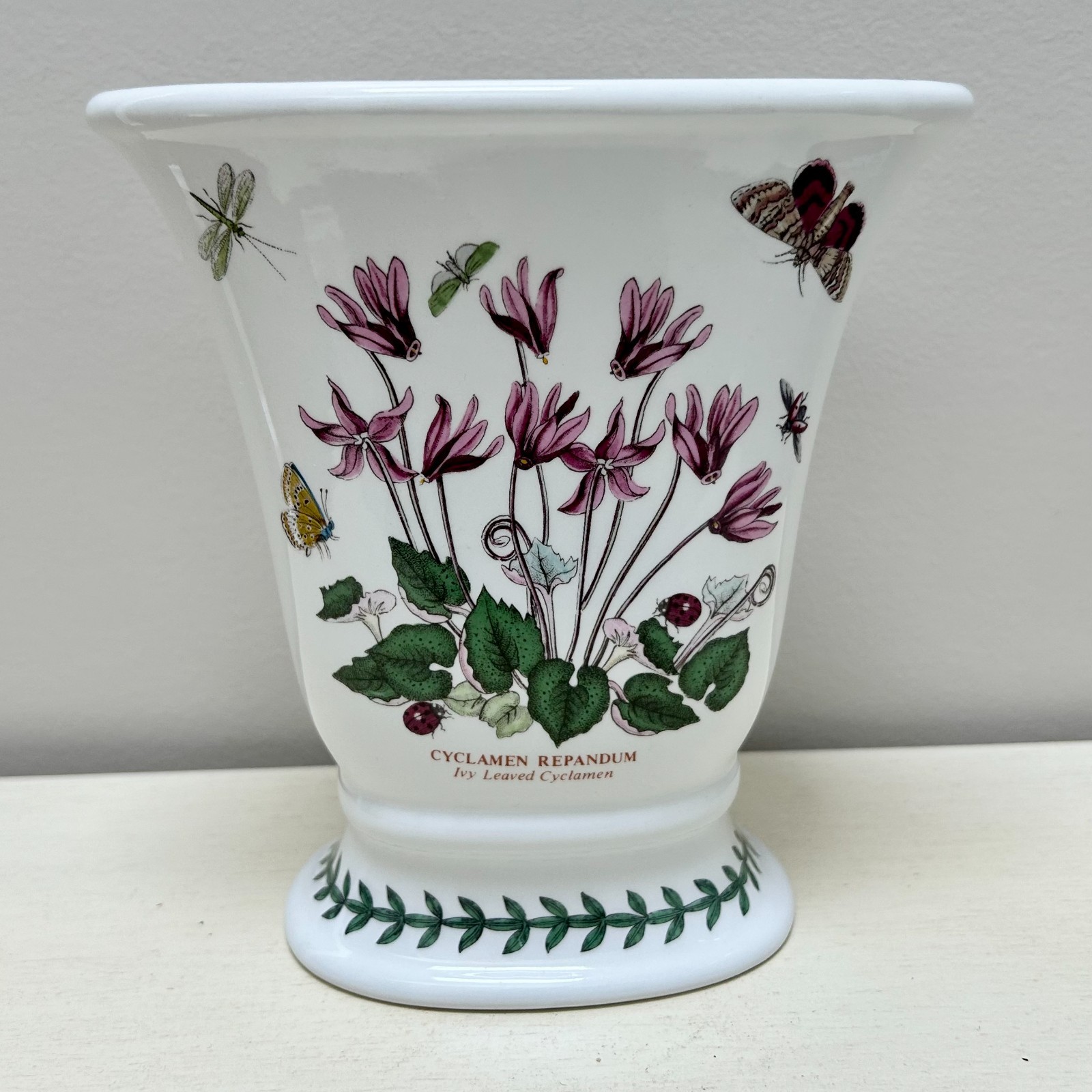 PORTMEIRION Botanic Garden “Cyclamen Repandum” Flare Top, Pedestal Base Vase