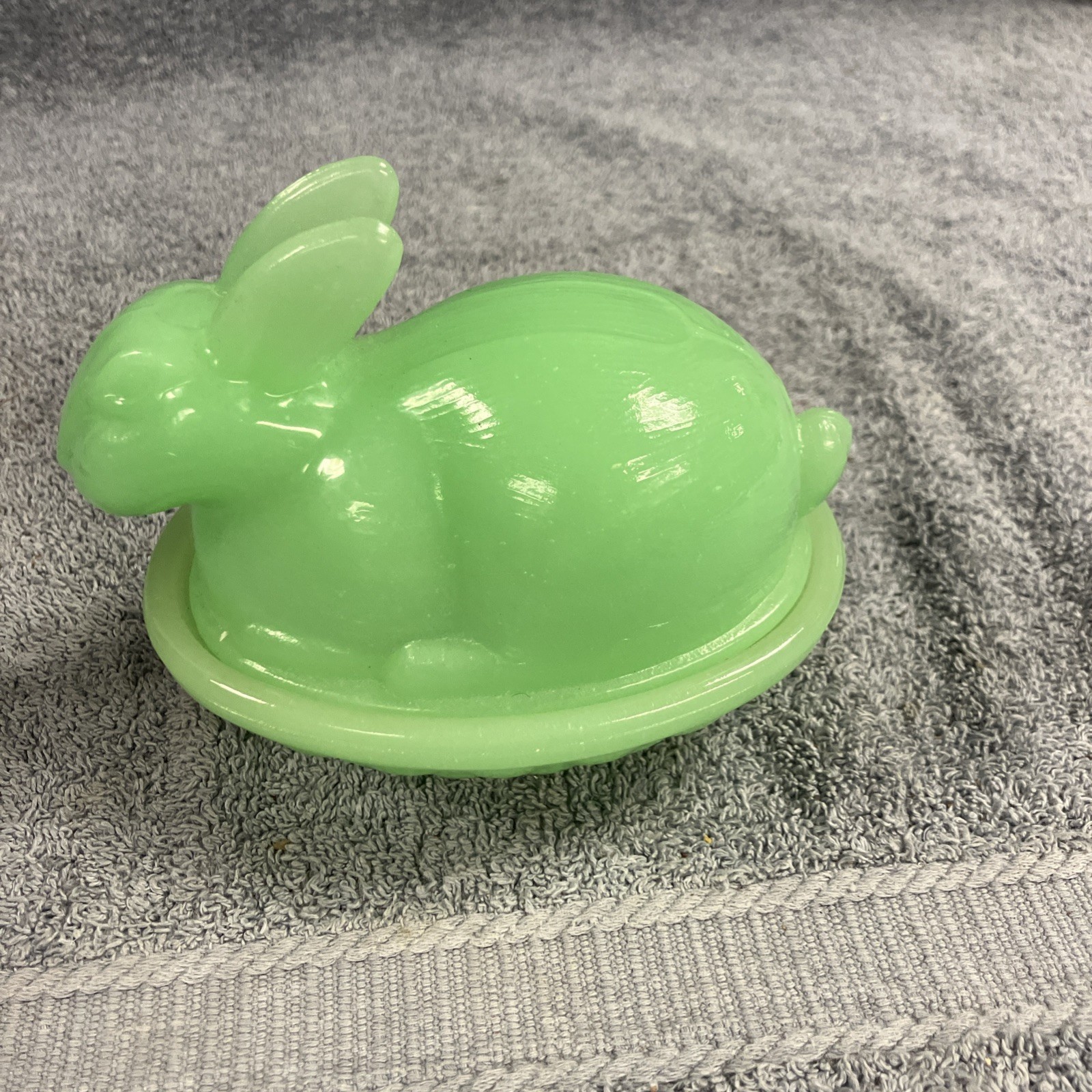 Mosser LE Smith Glass Green Jade Jadite Glass Bunny Rabbit on Nest