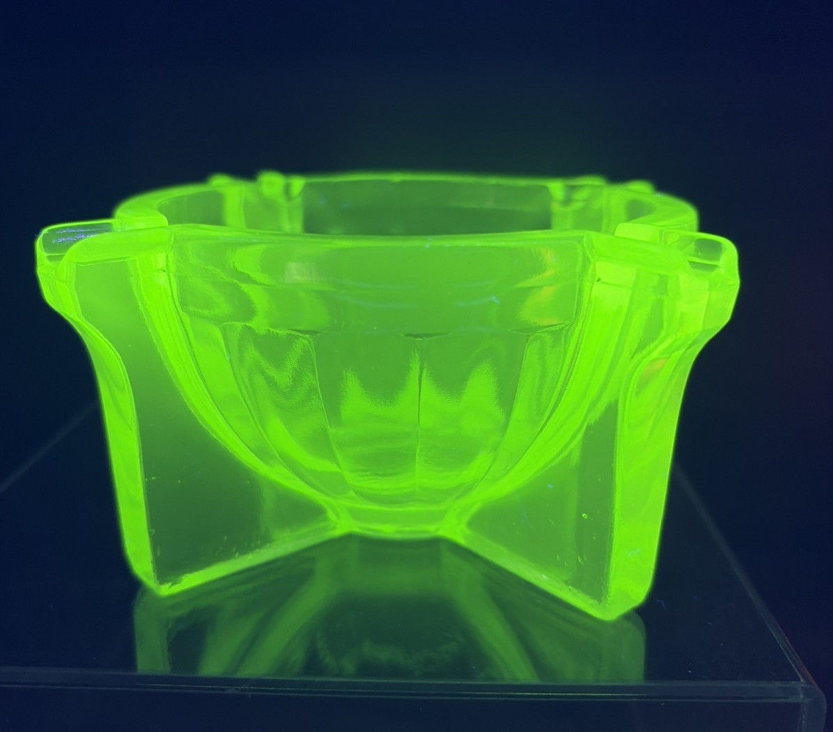 1930s Fry Vaseline Uranium Glass Quad‑Rest Ashtray Depression Glass UV Glow