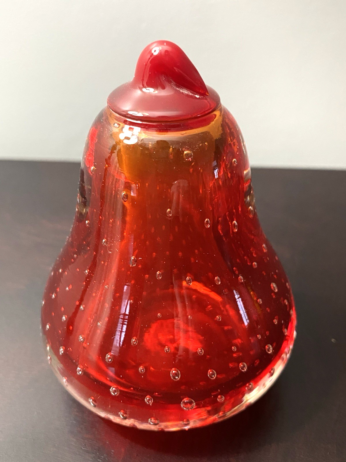 Vintage Hand Blown Controlled Bubble Art Glass Pear Fruit Paperweight Bullicante