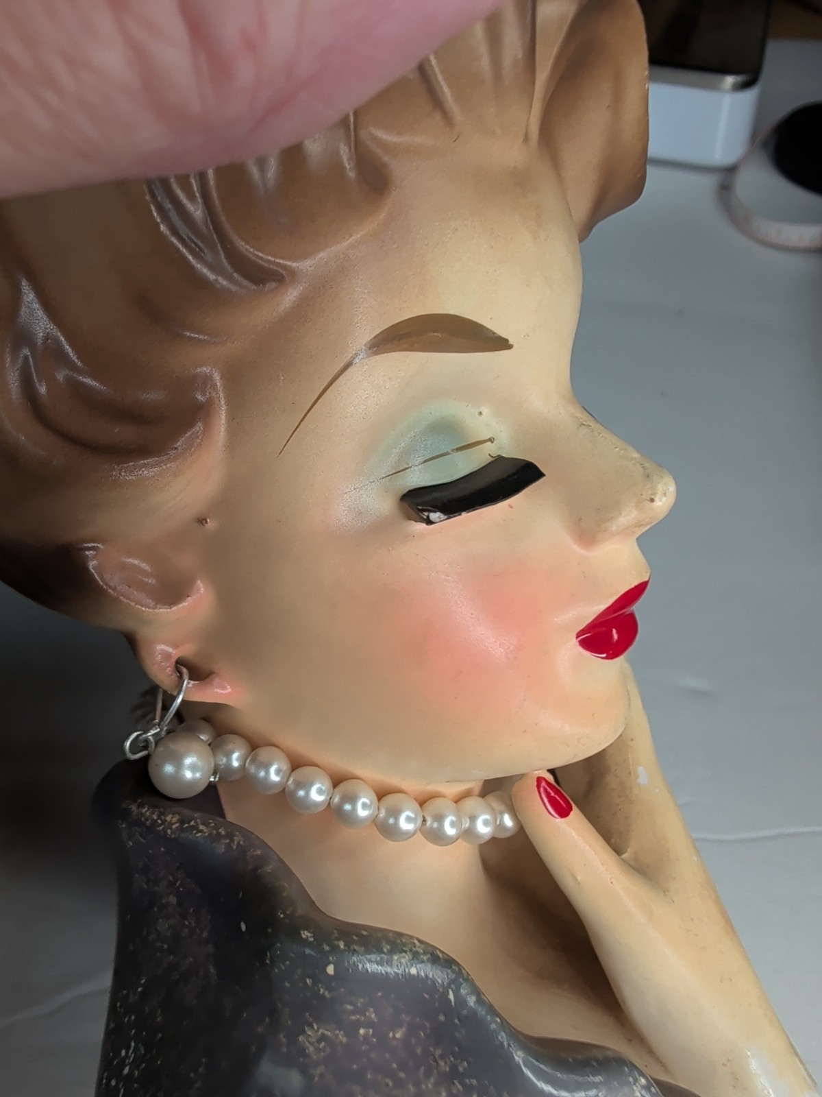 Rubens Lady’s Head Vase #483 Pearl Necklace Earrings Purple Top Scratches Chips
