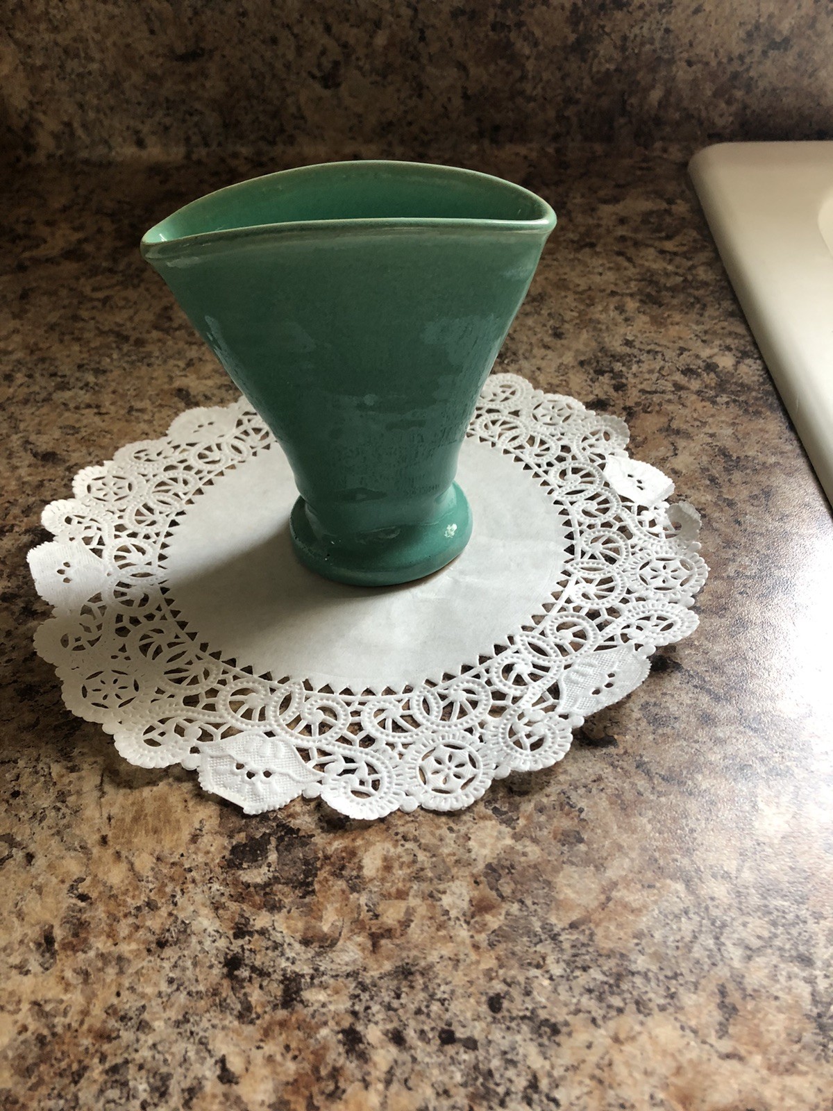 Vintage Bauer Pottery Matt Carlton Fan Vase Jade Color Excellent Pc