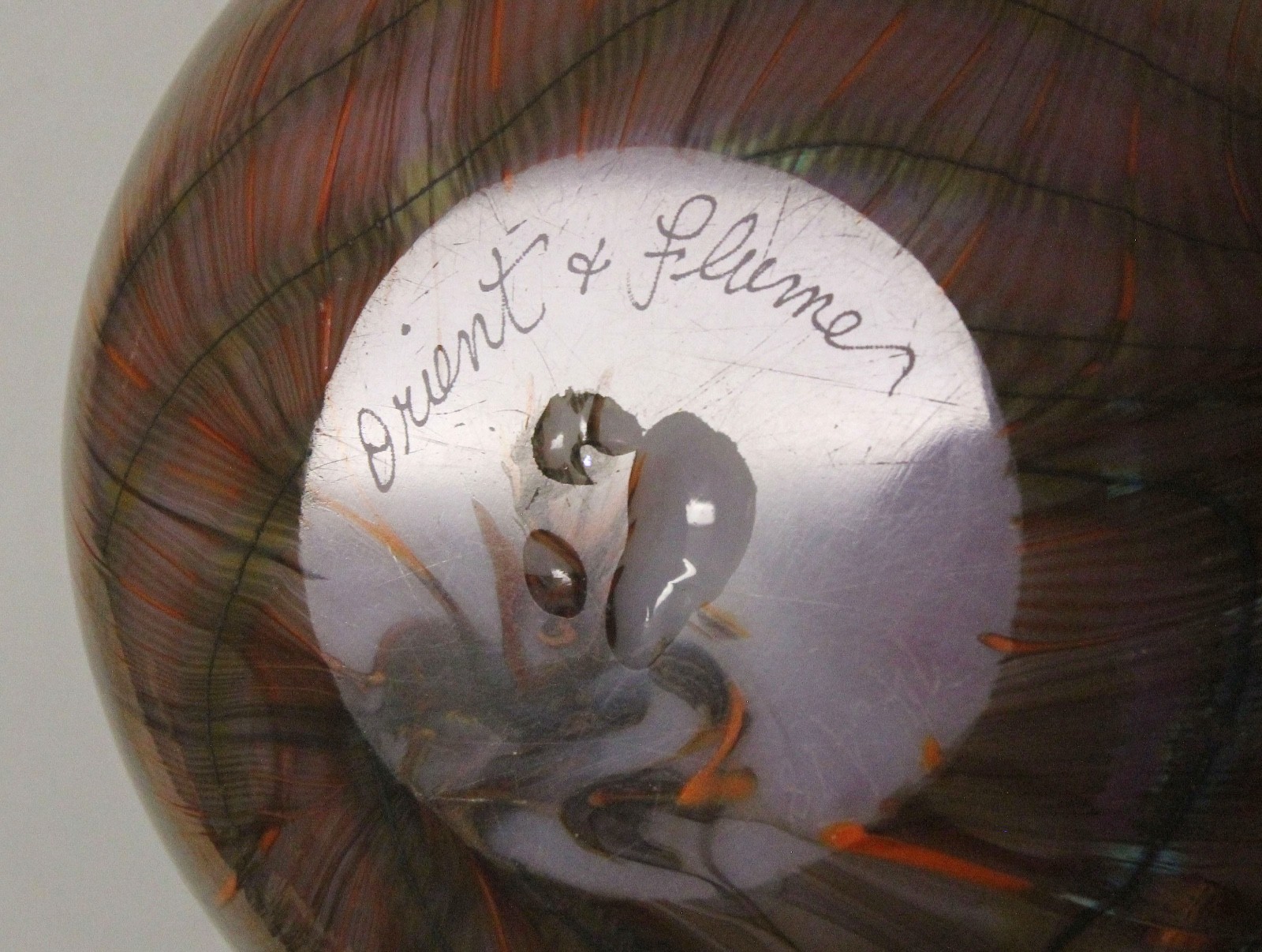 Orient & Flume Vintage 1974 Art Glass 6″ Vase Swirl Orange & Black Iridescent