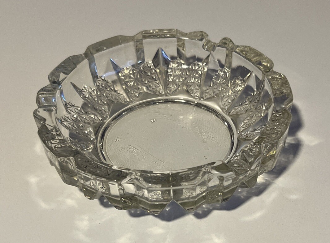 Pretty Crystal Ashtray by FNG of Indonesia 6″ Heavy Thick Glass Stars Pattern