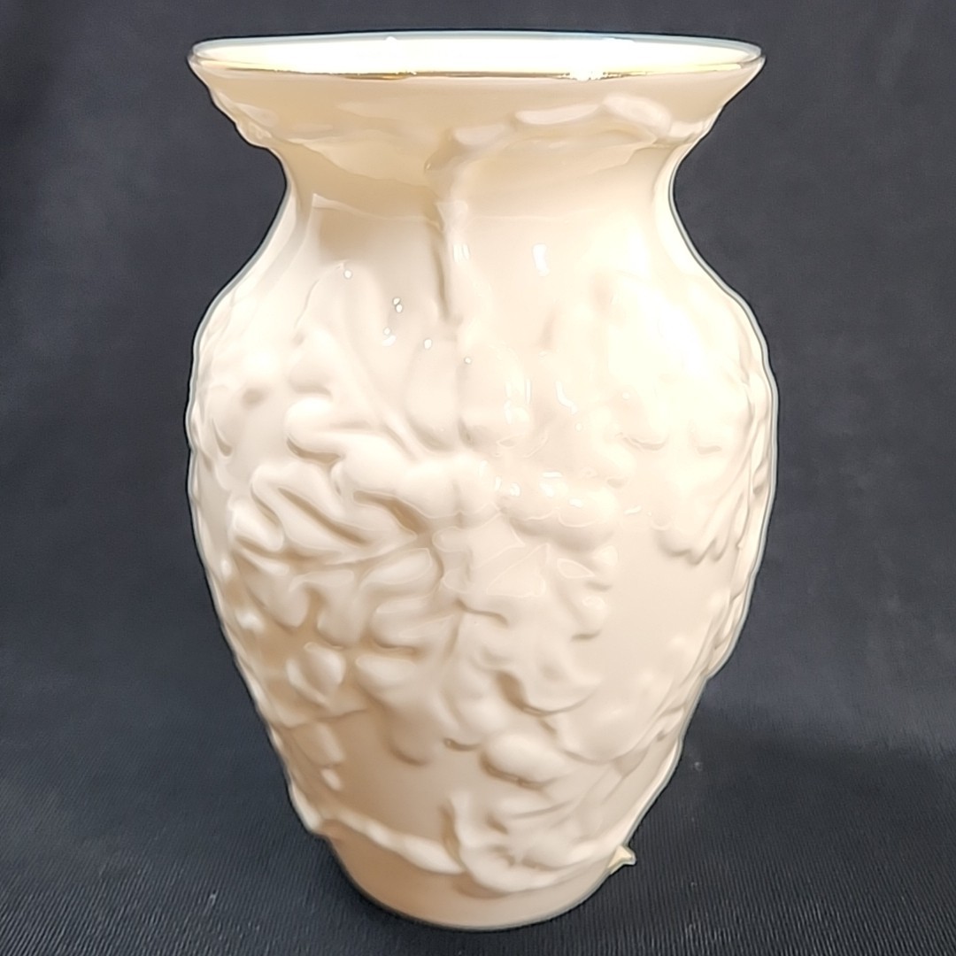Vtg Belleek Pottery Ireland Oak Leaf Vase Gold Trim 5″ Embossed Giftware Retired