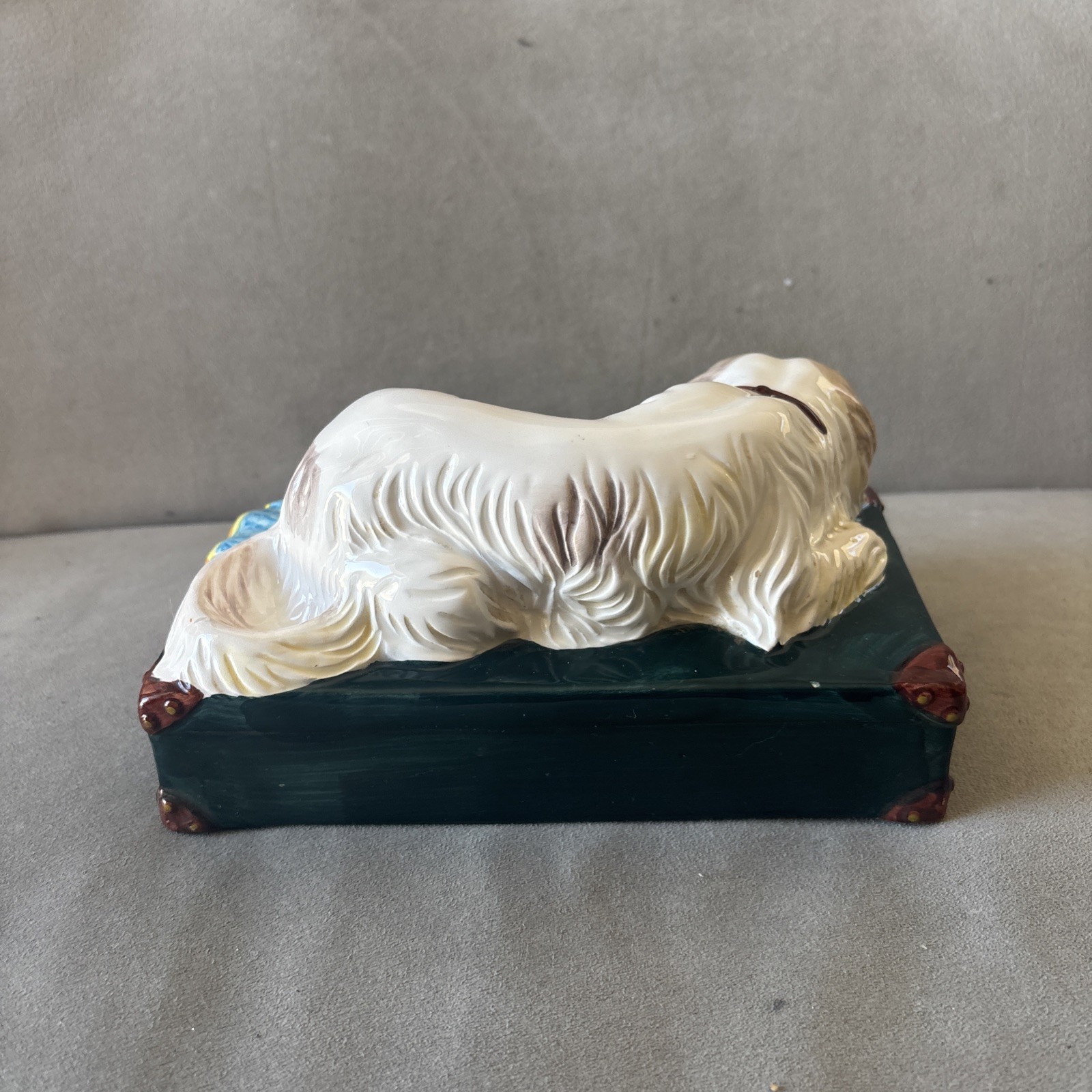 Tiffany and Co. Nove Z.A. Dal 1860 Italy Spaniel Suitcase Ceramic Figurine Music