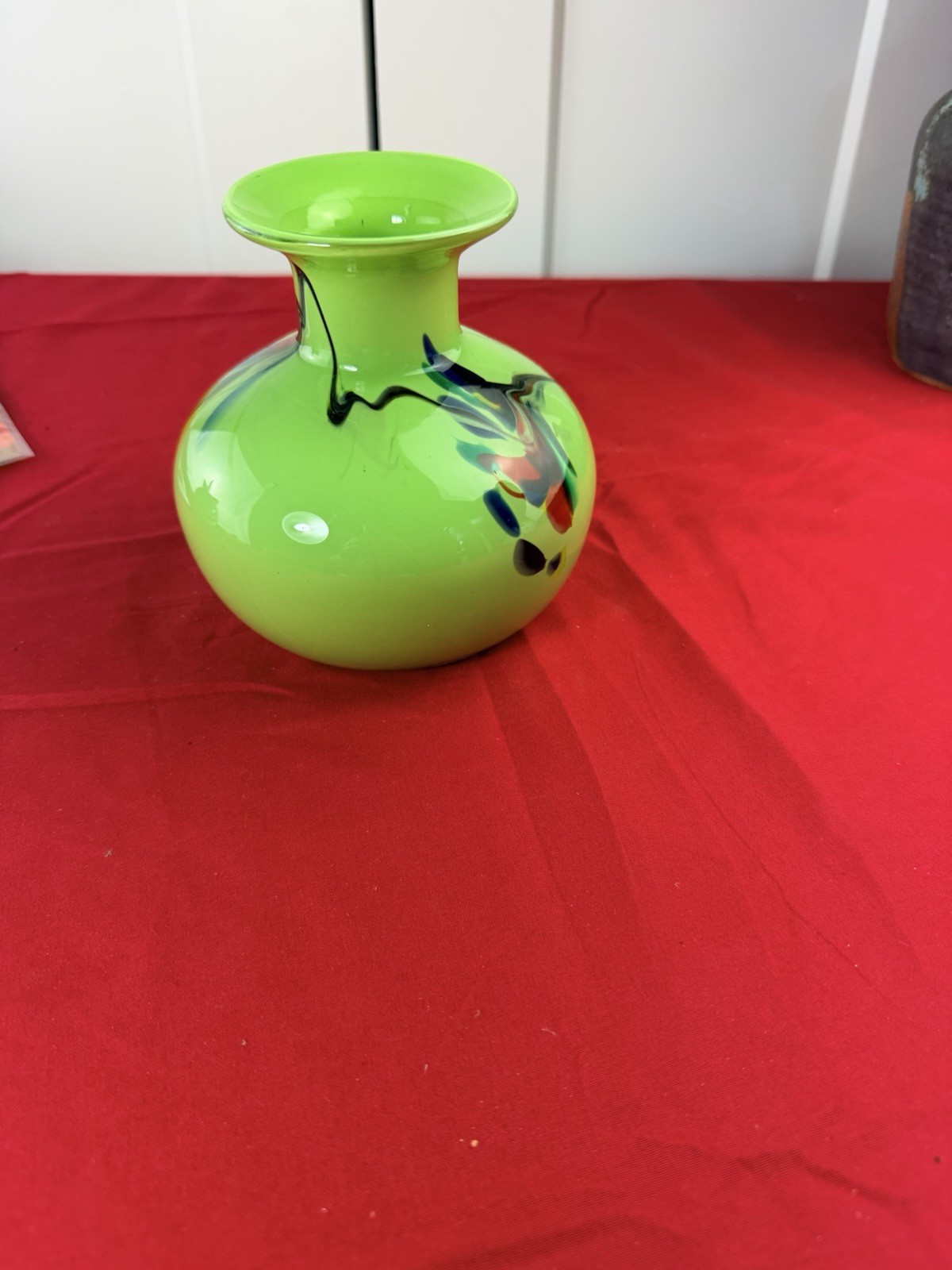 Vtg MCM Chartreuse Green Splatter Art Glass Vase Snowflake Style 5.5” Retro