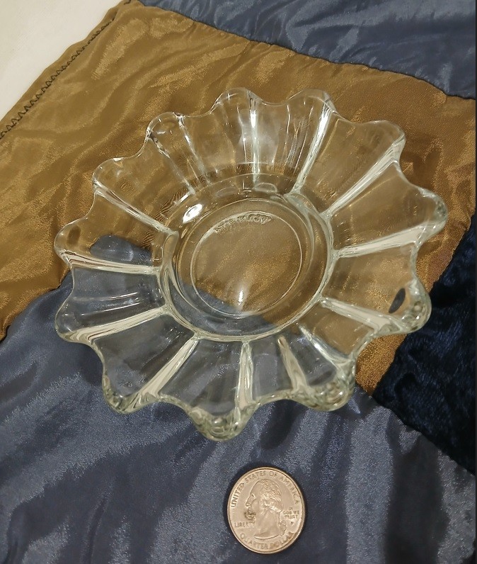 Vtg Sun Flower Pressed Clear Glass Candle Holder Bowl Trinket Dish 5.5″ USA