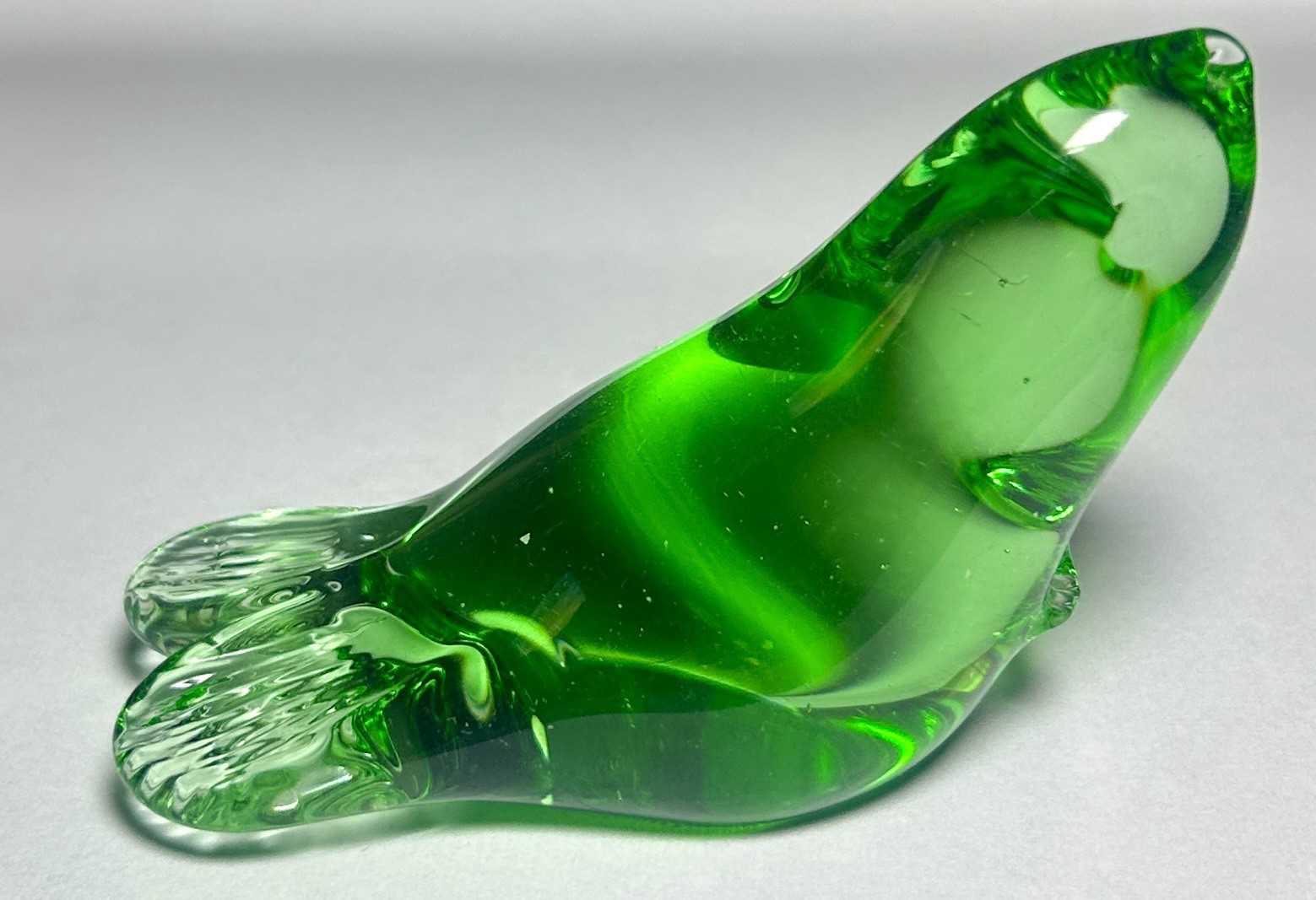 Vintage Green Emerald Glass Seal Sea Lion Figurine 3.5” Fin to Nose Super Cute