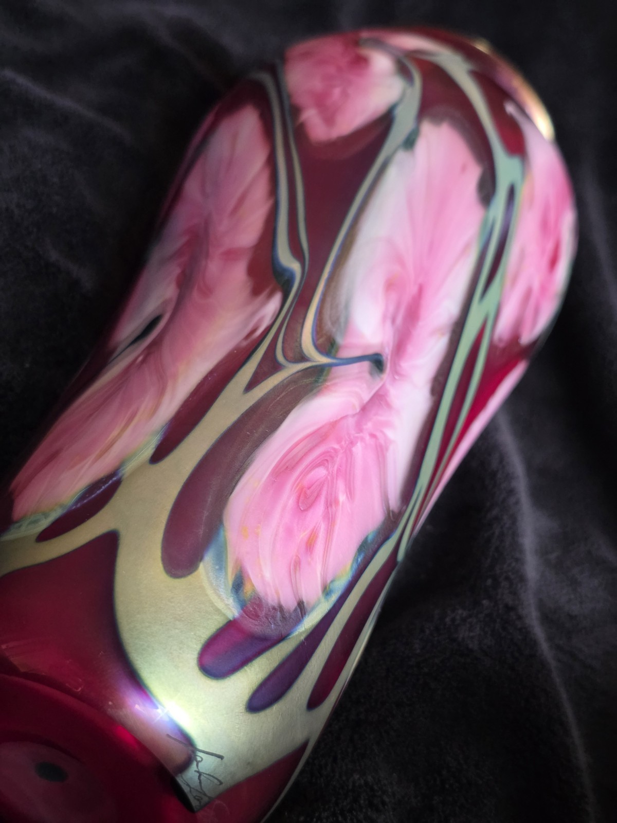 * Gorgeous JOHN LOTTON Signed 1992 Iridescent 10.5″ Art Glass Vase