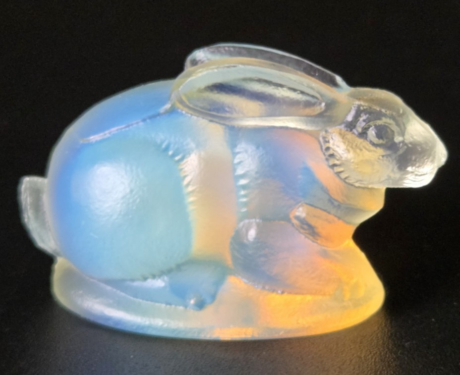 Sabino Opalescent Art Glass Bunny Rabbit Figurine Early Signature MINT