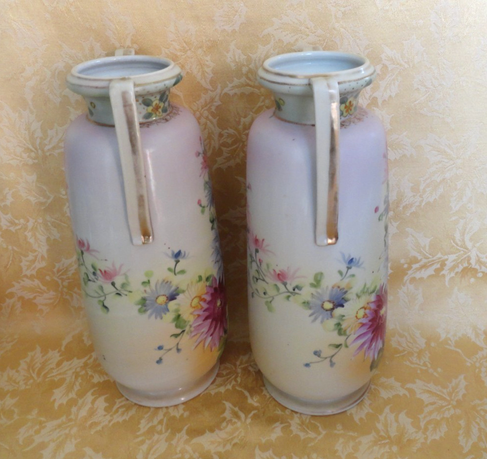 Pair of Vintage Nippon Hand Painted Handled Vases Daisy W/ Gold Gilt 11.75 H