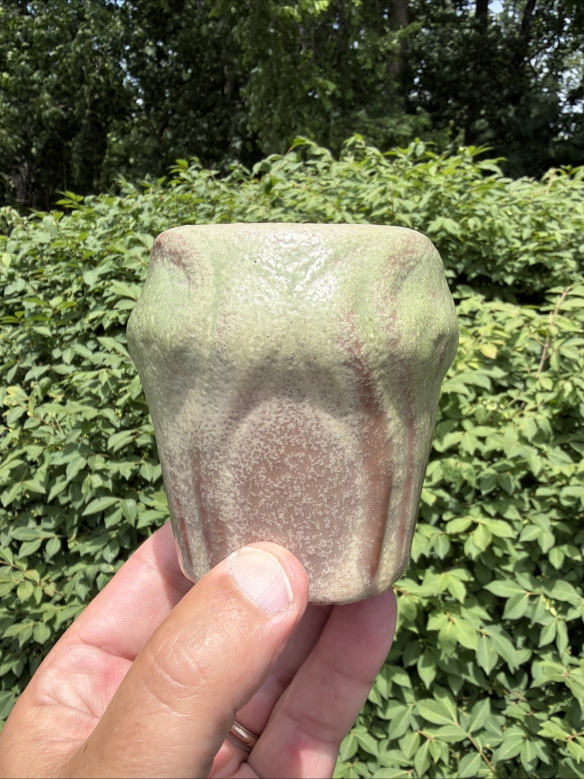 EARLY VAN BRIGGLE ARTS & CRAFTS POTTERY VASE with SPADES FLORAL PATTERN c.1907