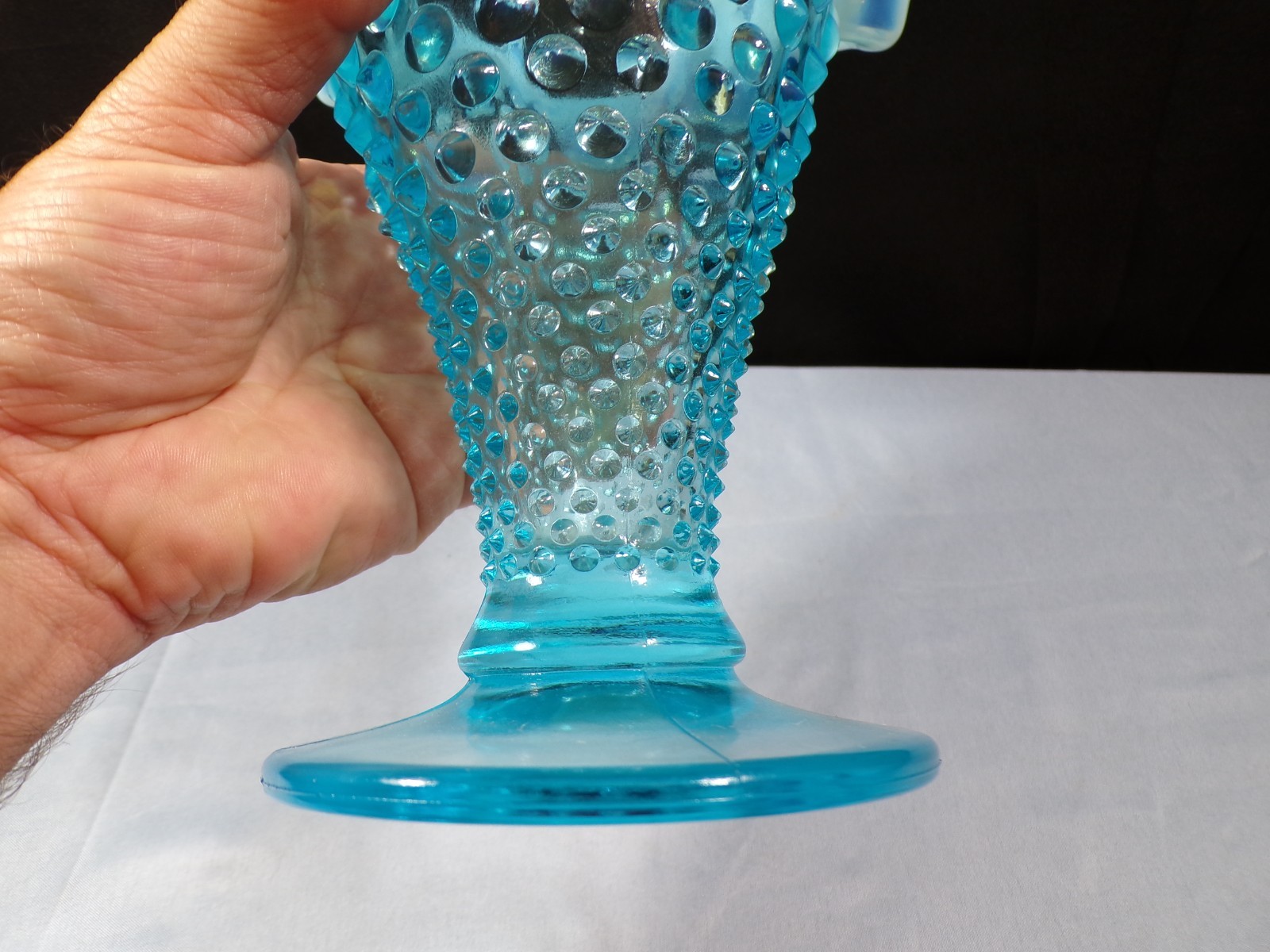 Fenton Blue Opalescent Hobnail Glass Large Fluted Cone Shaped Vase 7 5/8″ INV4