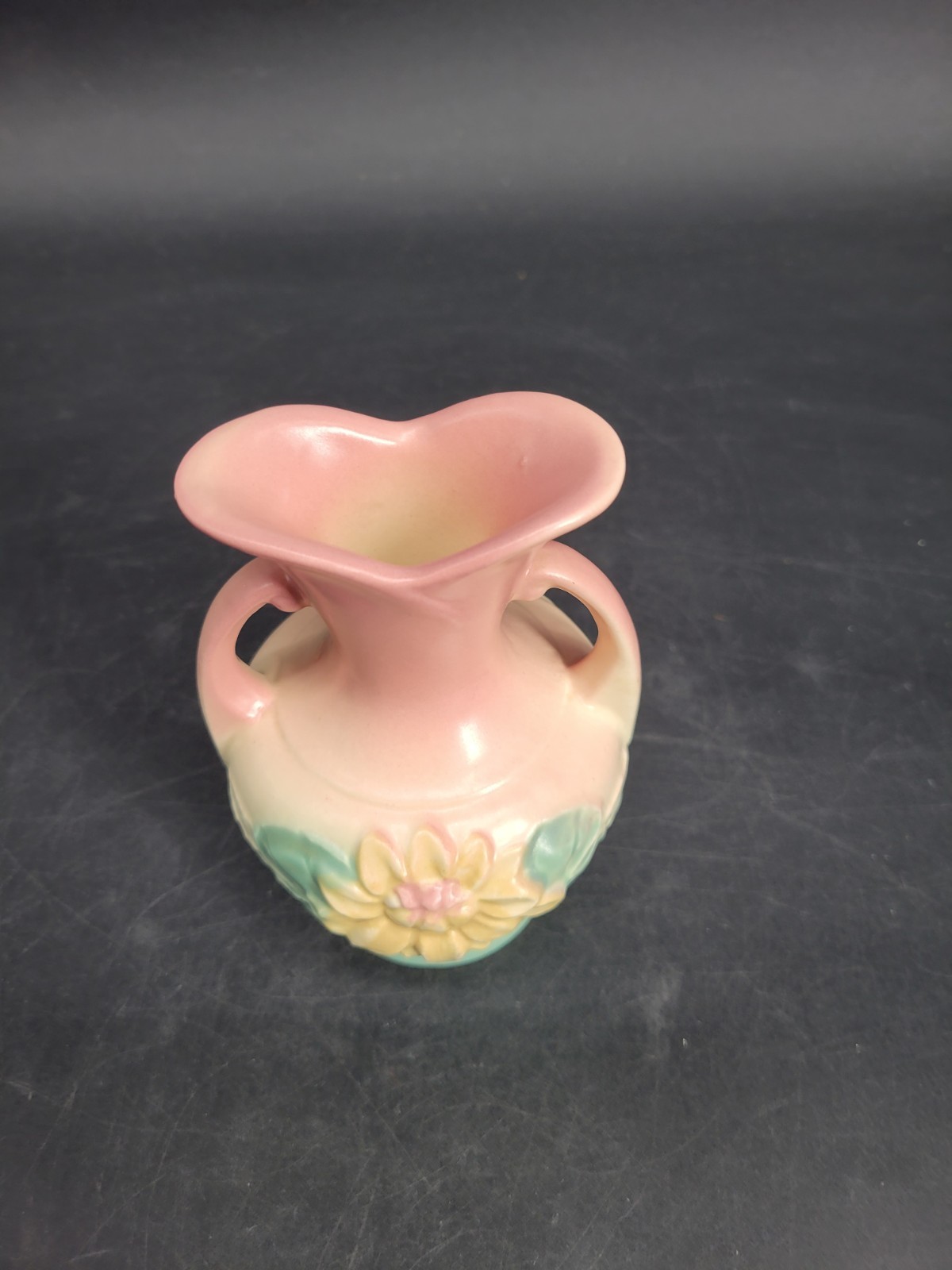 Vintage 1940s Hull Pottery U.S.A. Water Lily Line L-2 5 1/2 Inch 2-Handled Vase
