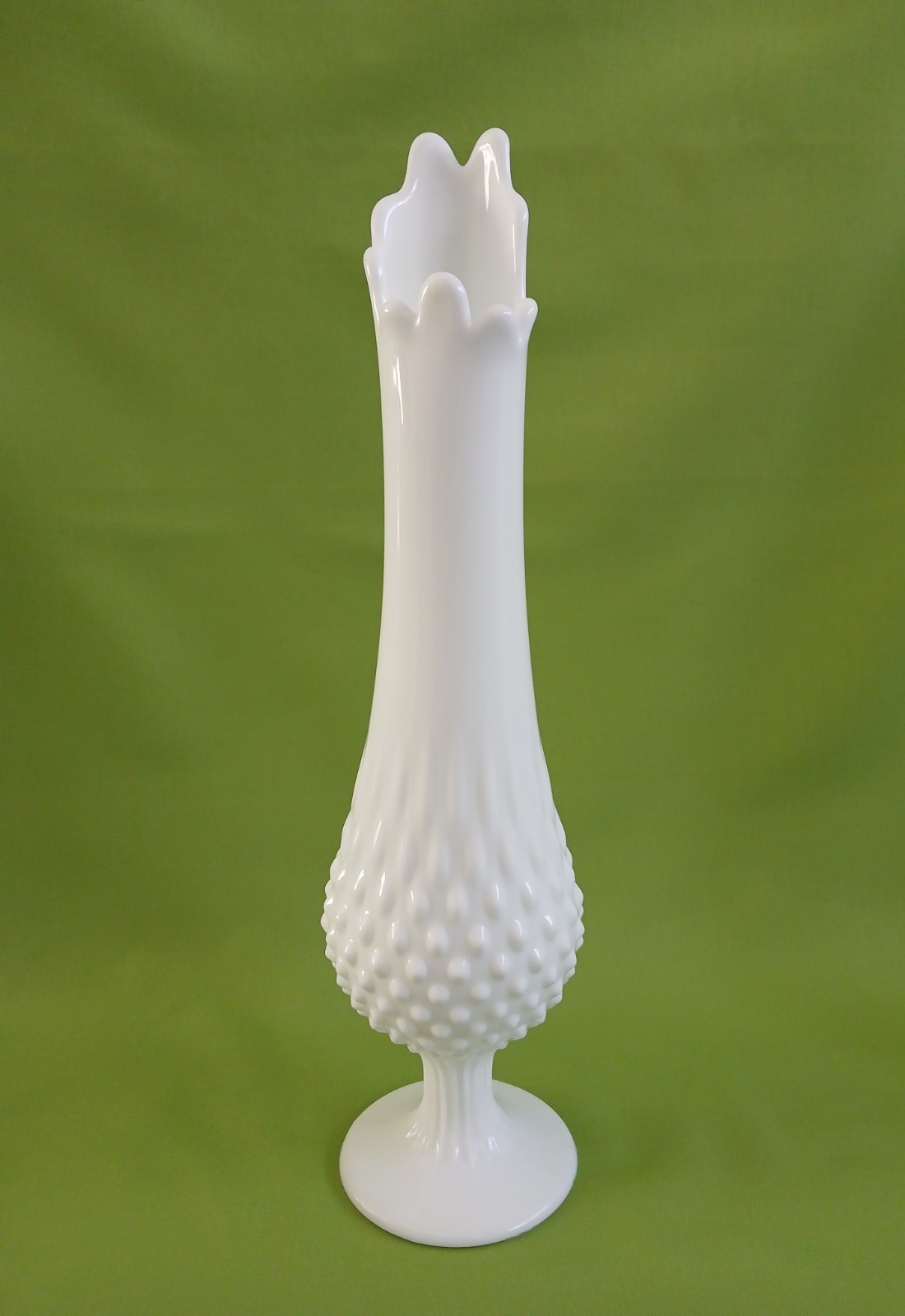Vtg MCM Fenton Milk Glass 14″ Swung Hobnail Pedestal Vase Pristine Condition!